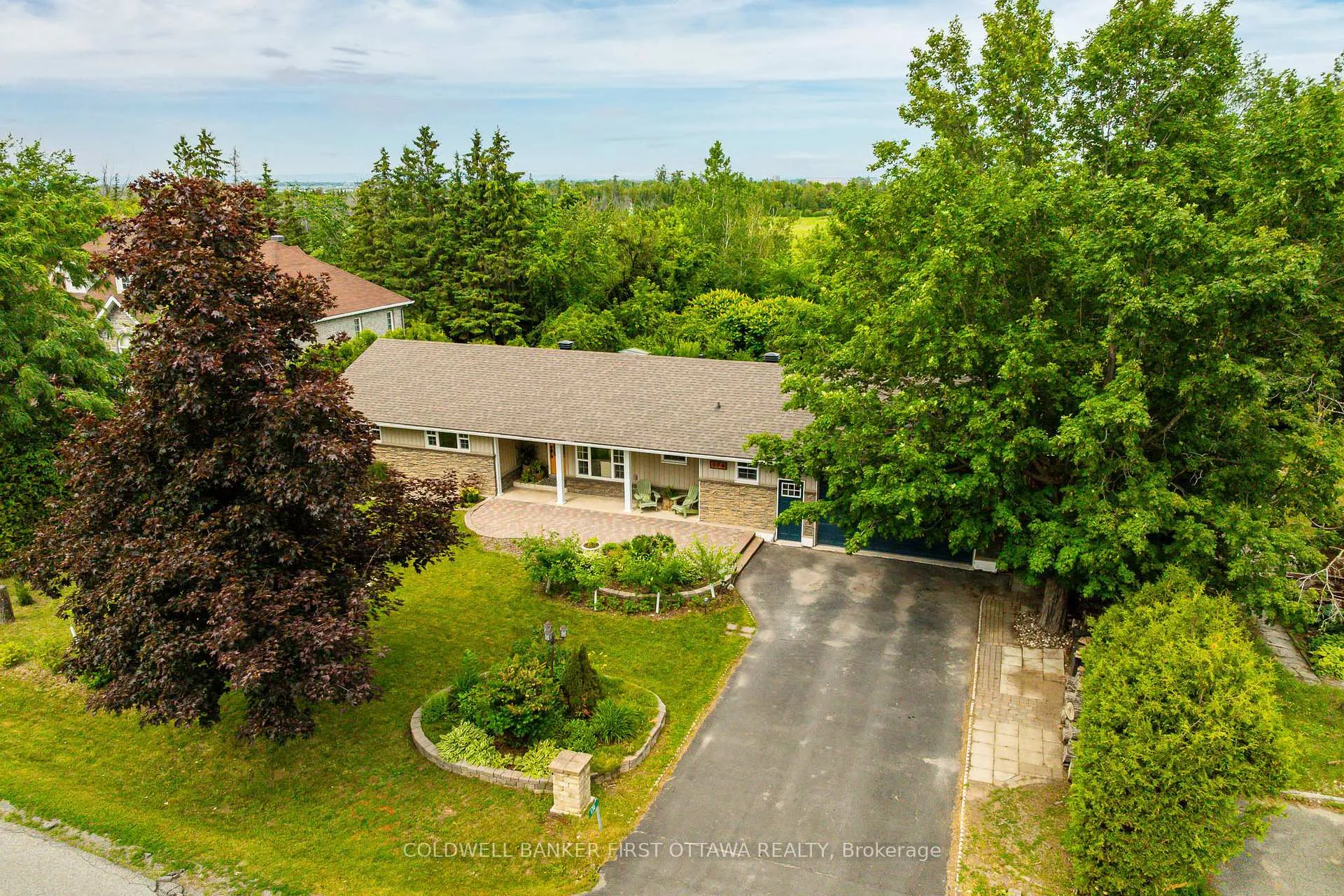 Photo 1 of 174 Lloydalex Crescent, Ottawa, Stittsville (North) — HOMEH