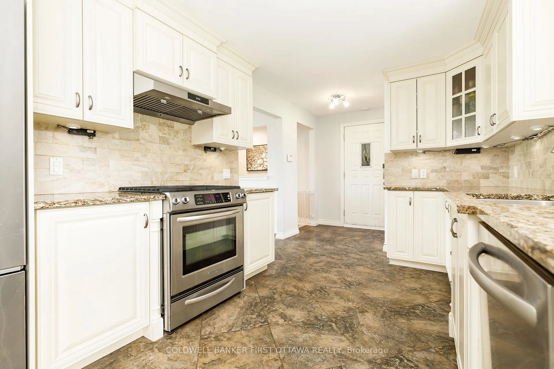 Photo 18 of 174 Lloydalex Crescent, Ottawa, Stittsville (North) — HOMEH