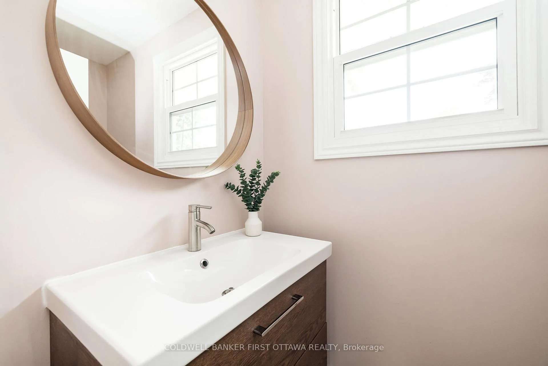 Photo 20 of 174 Lloydalex Crescent, Ottawa, Stittsville (North) — HOMEH