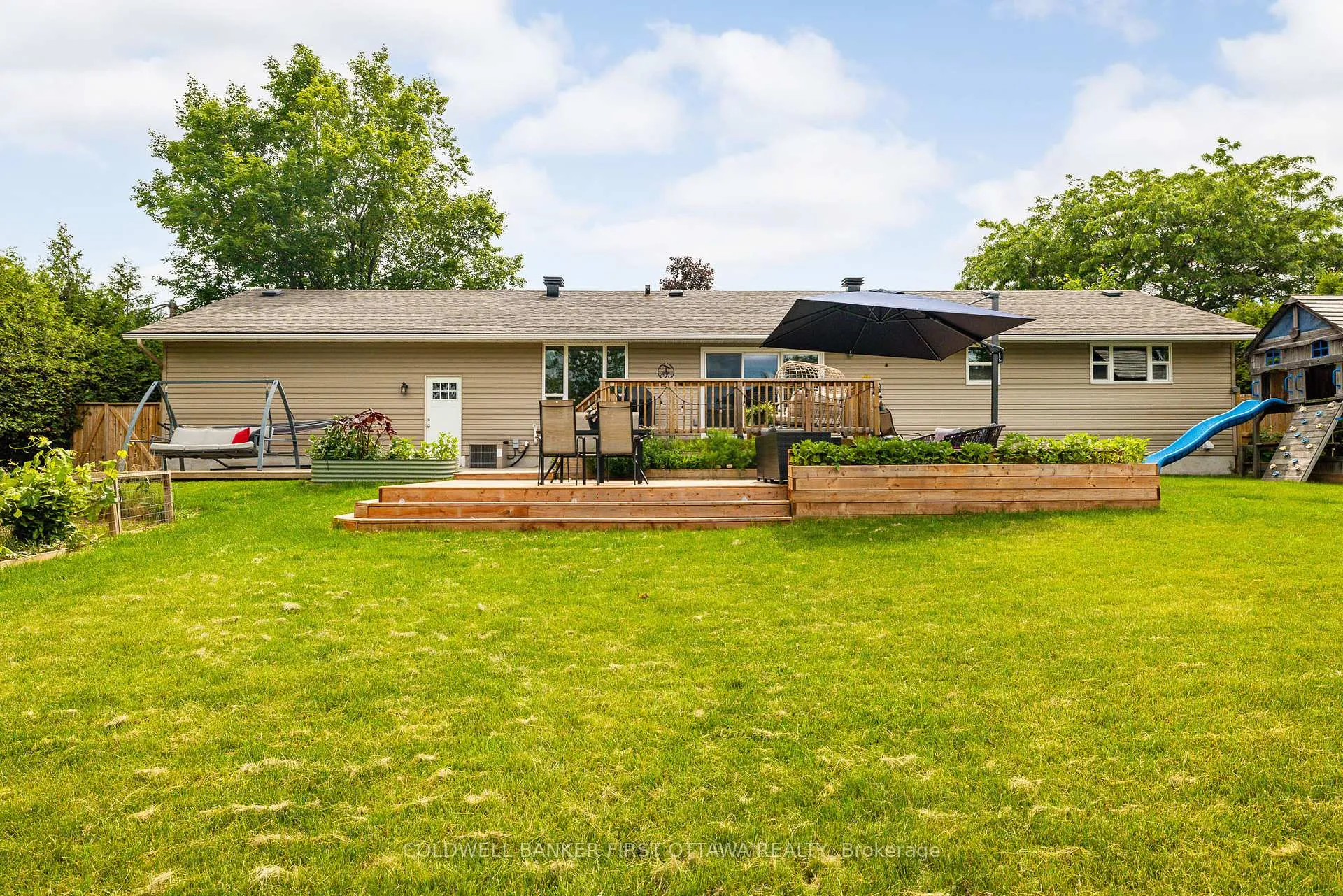 Photo 37 of 174 Lloydalex Crescent, Ottawa, Stittsville (North) — HOMEH