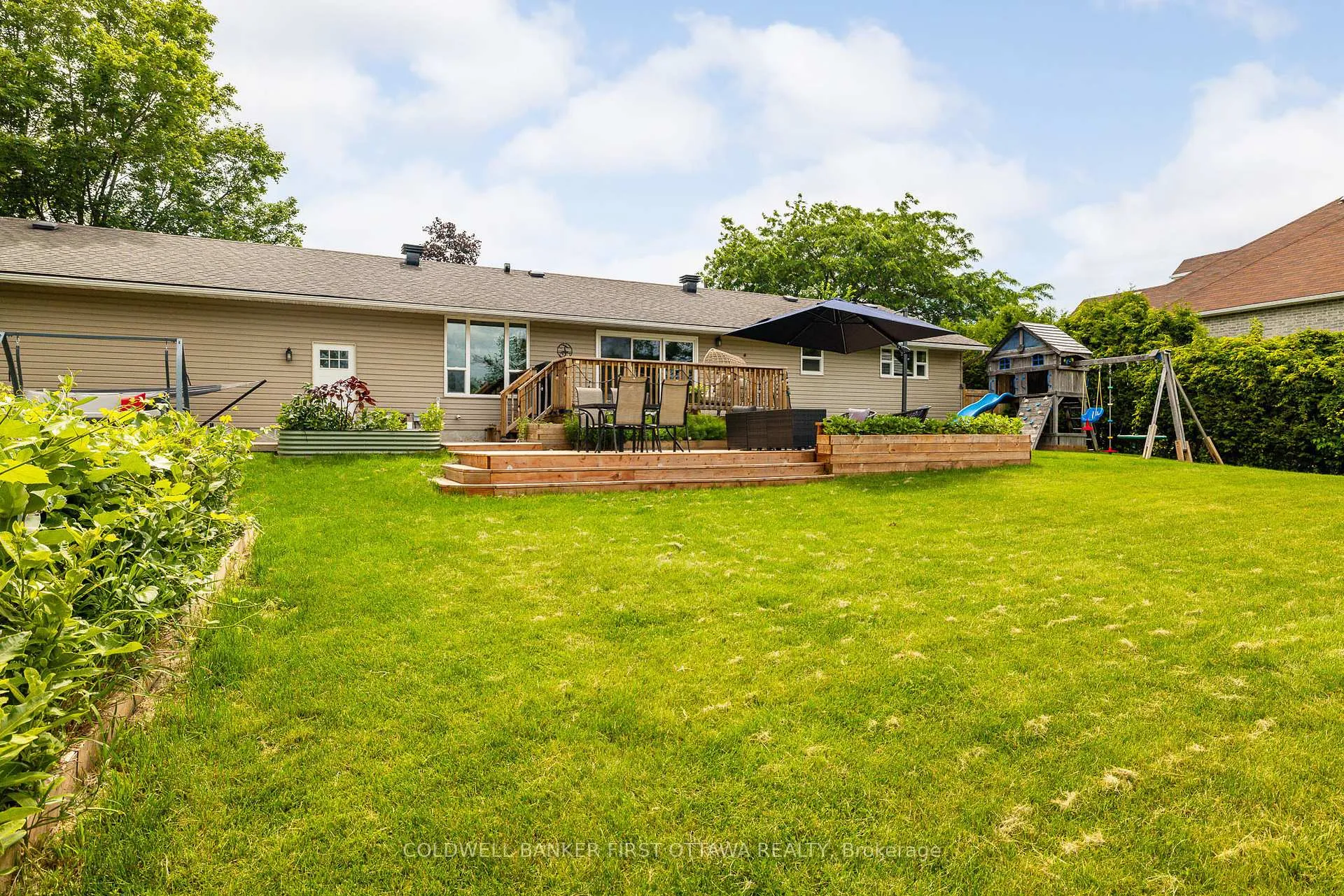 Photo 38 of 174 Lloydalex Crescent, Ottawa, Stittsville (North) — HOMEH