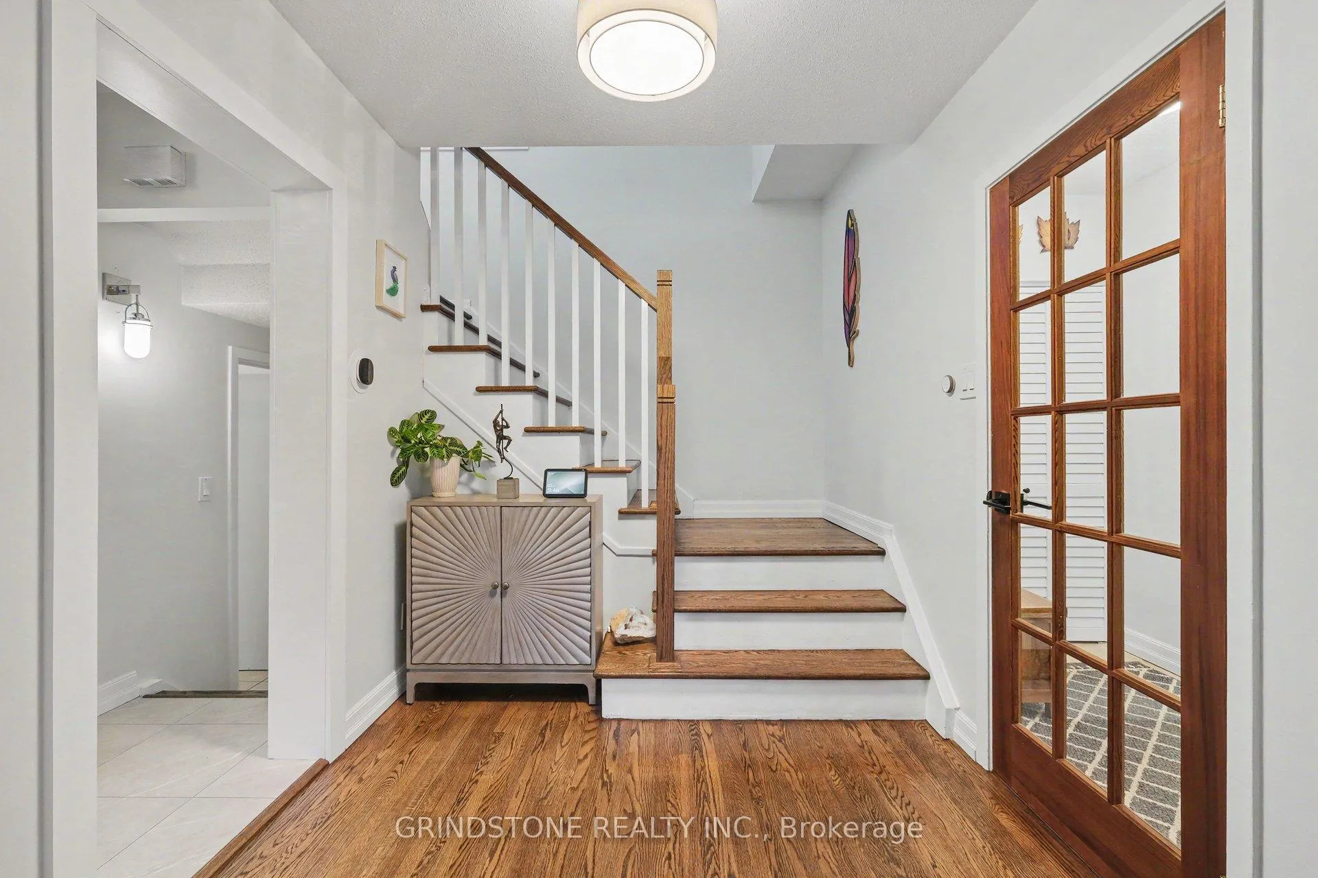 Photo 4 of 20 Lavina Crescent, Ottawa, Leslie Park — HOMEH