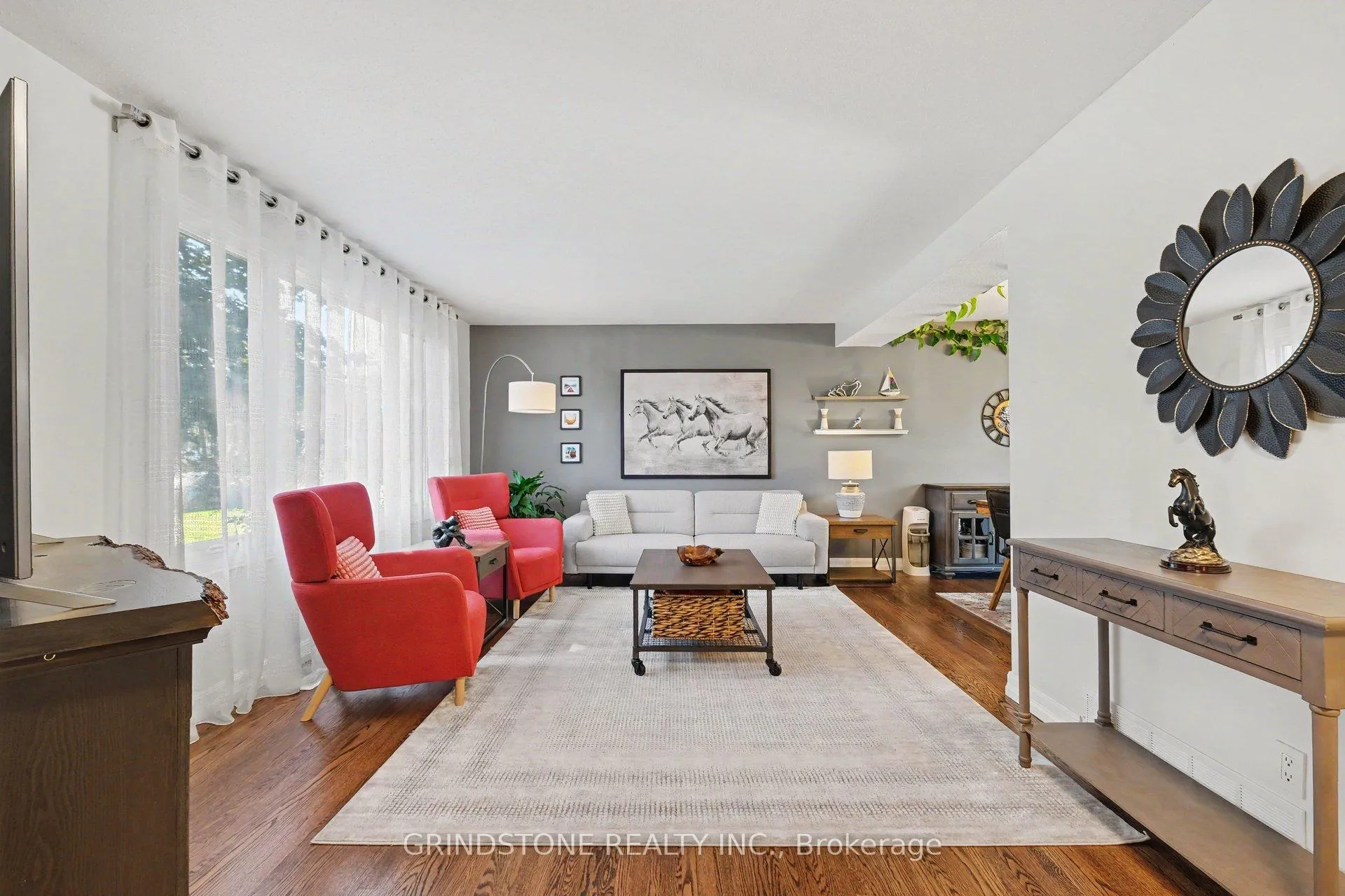 Photo 7 of 20 Lavina Crescent, Ottawa, Leslie Park — HOMEH