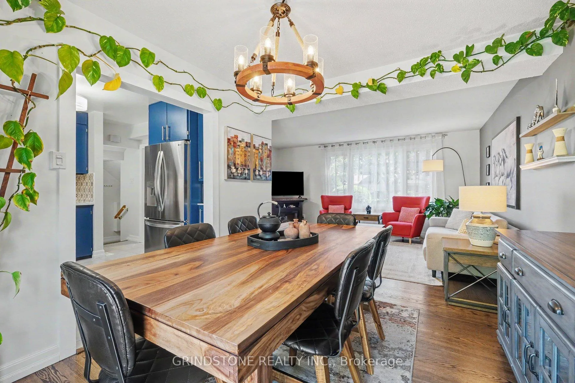 Photo 11 of 20 Lavina Crescent, Ottawa, Leslie Park — HOMEH