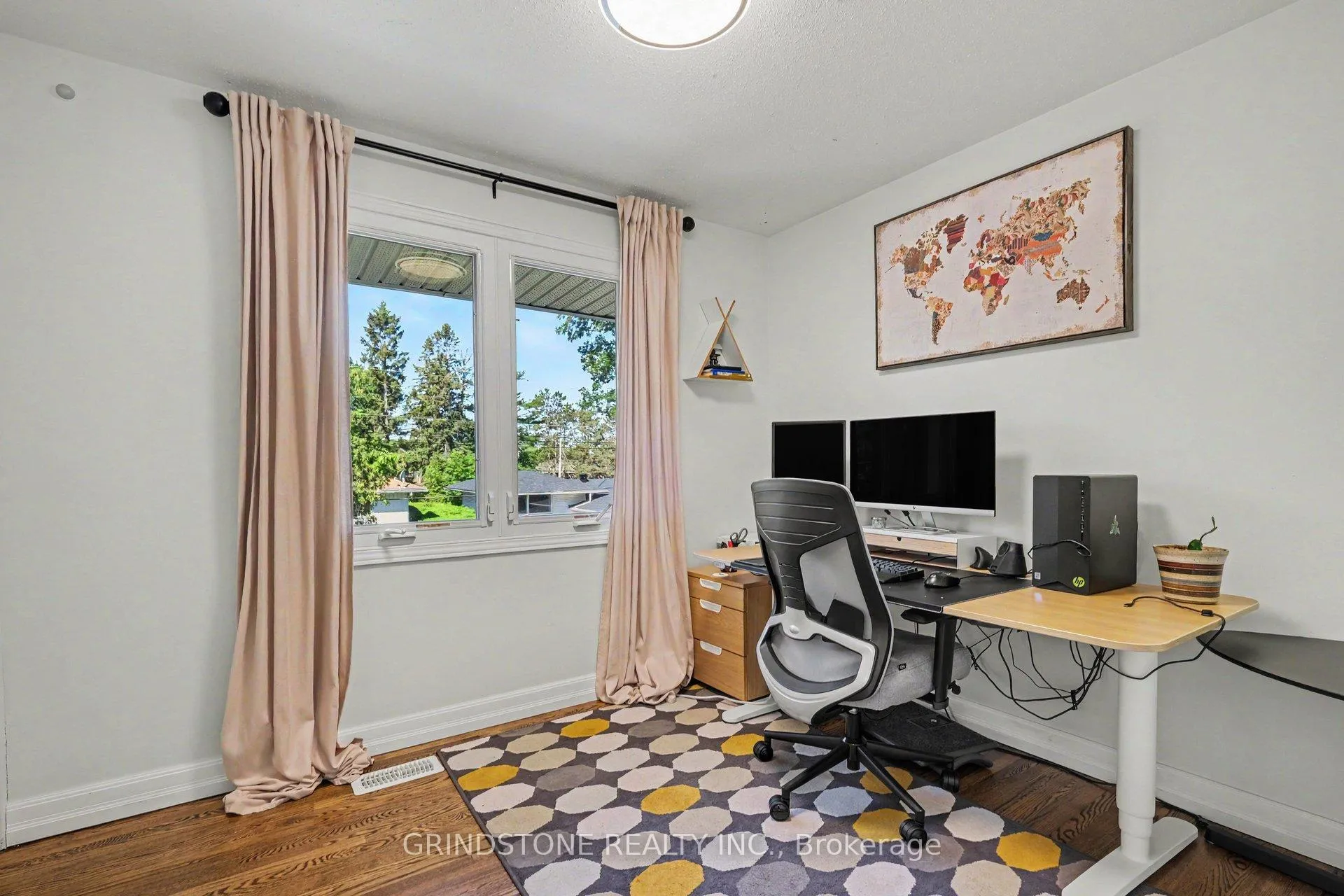 Photo 19 of 20 Lavina Crescent, Ottawa, Leslie Park — HOMEH