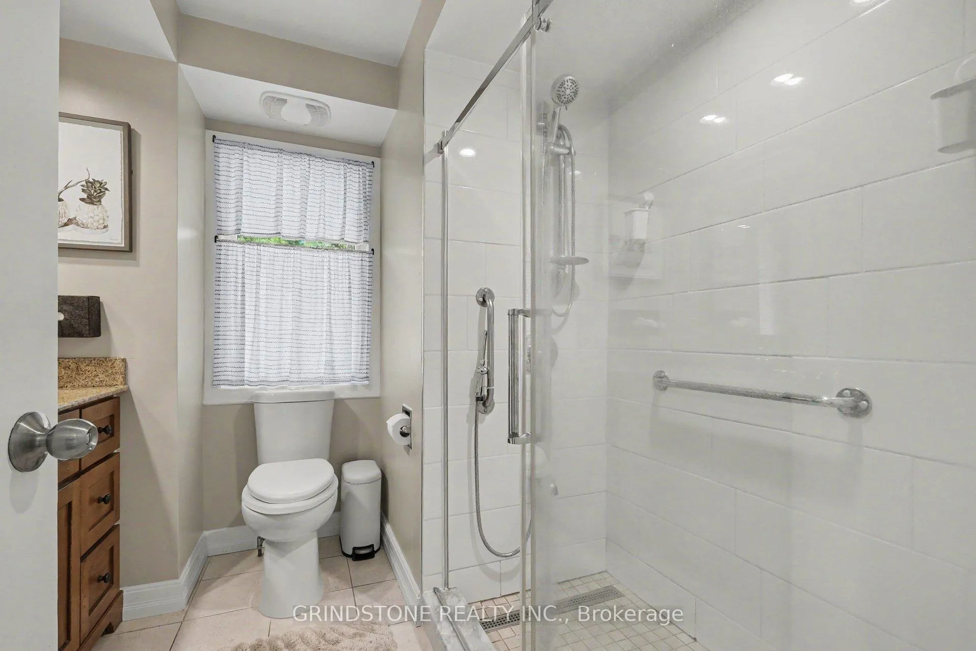 Photo 26 of 20 Lavina Crescent, Ottawa, Leslie Park — HOMEH