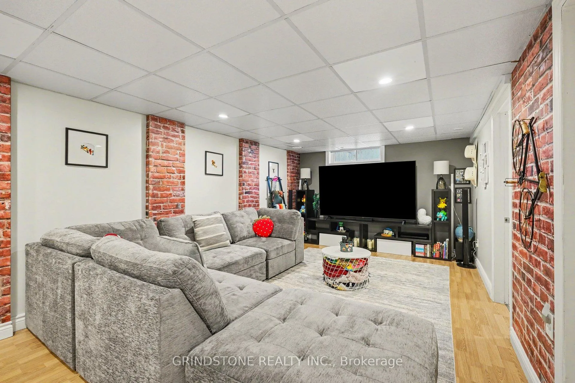 Photo 28 of 20 Lavina Crescent, Ottawa, Leslie Park — HOMEH