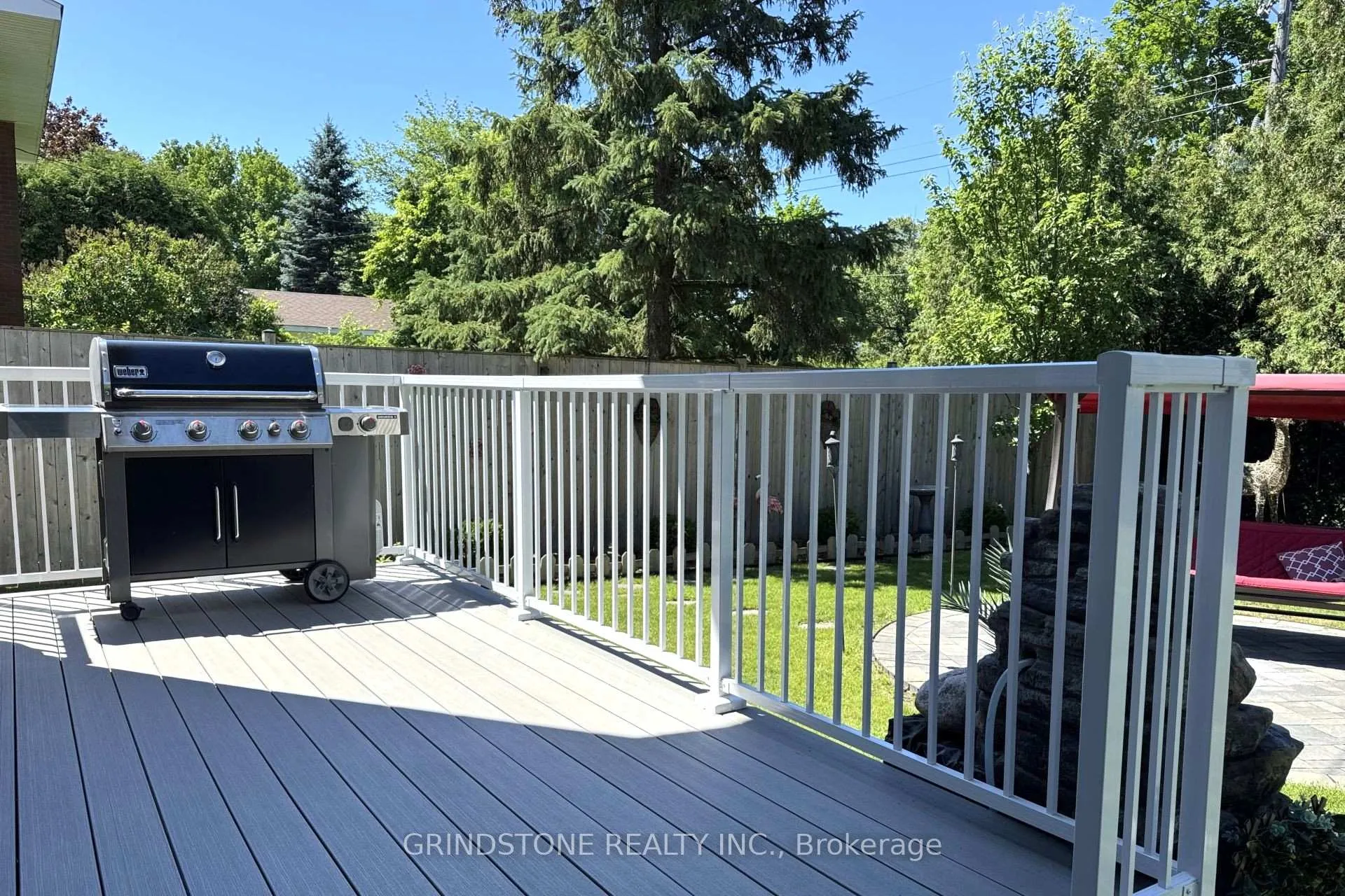 Photo 32 of 20 Lavina Crescent, Ottawa, Leslie Park — HOMEH