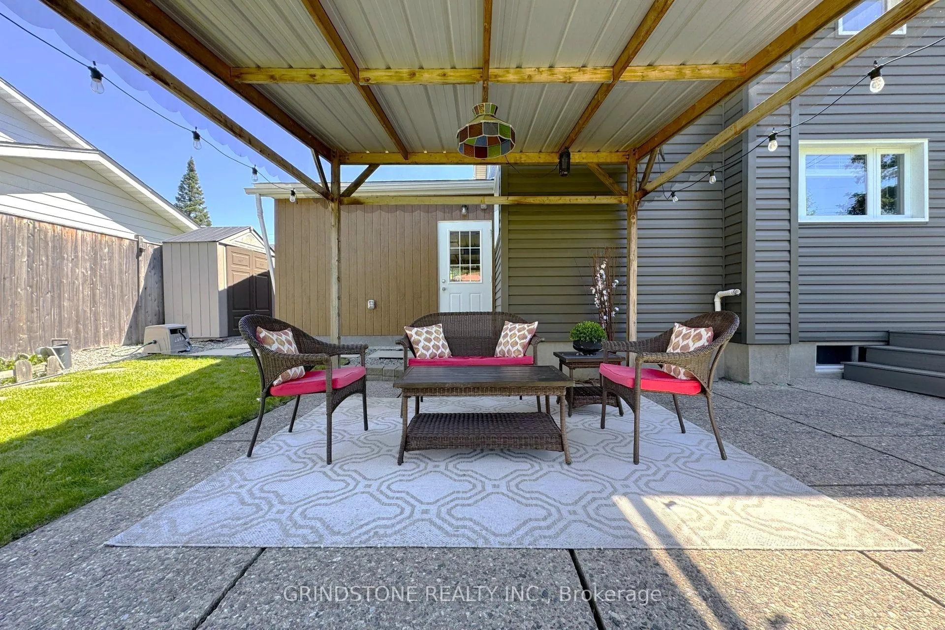 Photo 34 of 20 Lavina Crescent, Ottawa, Leslie Park — HOMEH