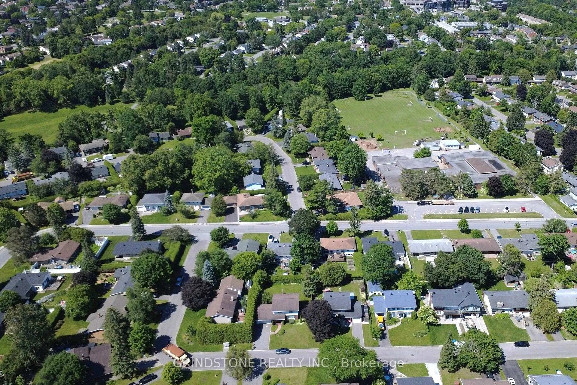 Photo 40 of 20 Lavina Crescent, Ottawa, Leslie Park — HOMEH