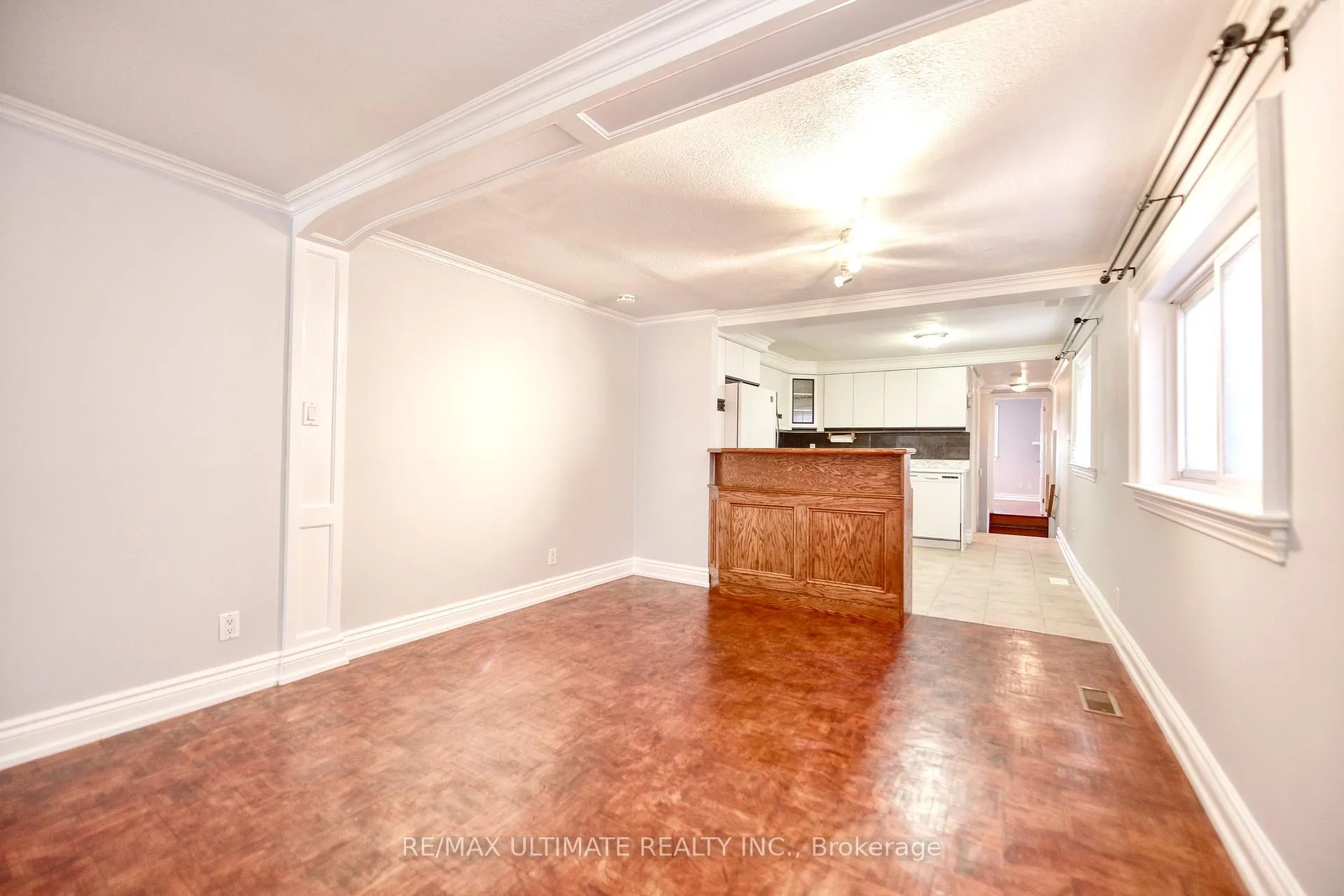 Photo 5 of 132 Spears Street, Toronto, Rockcliffe-Smythe — HOMEH