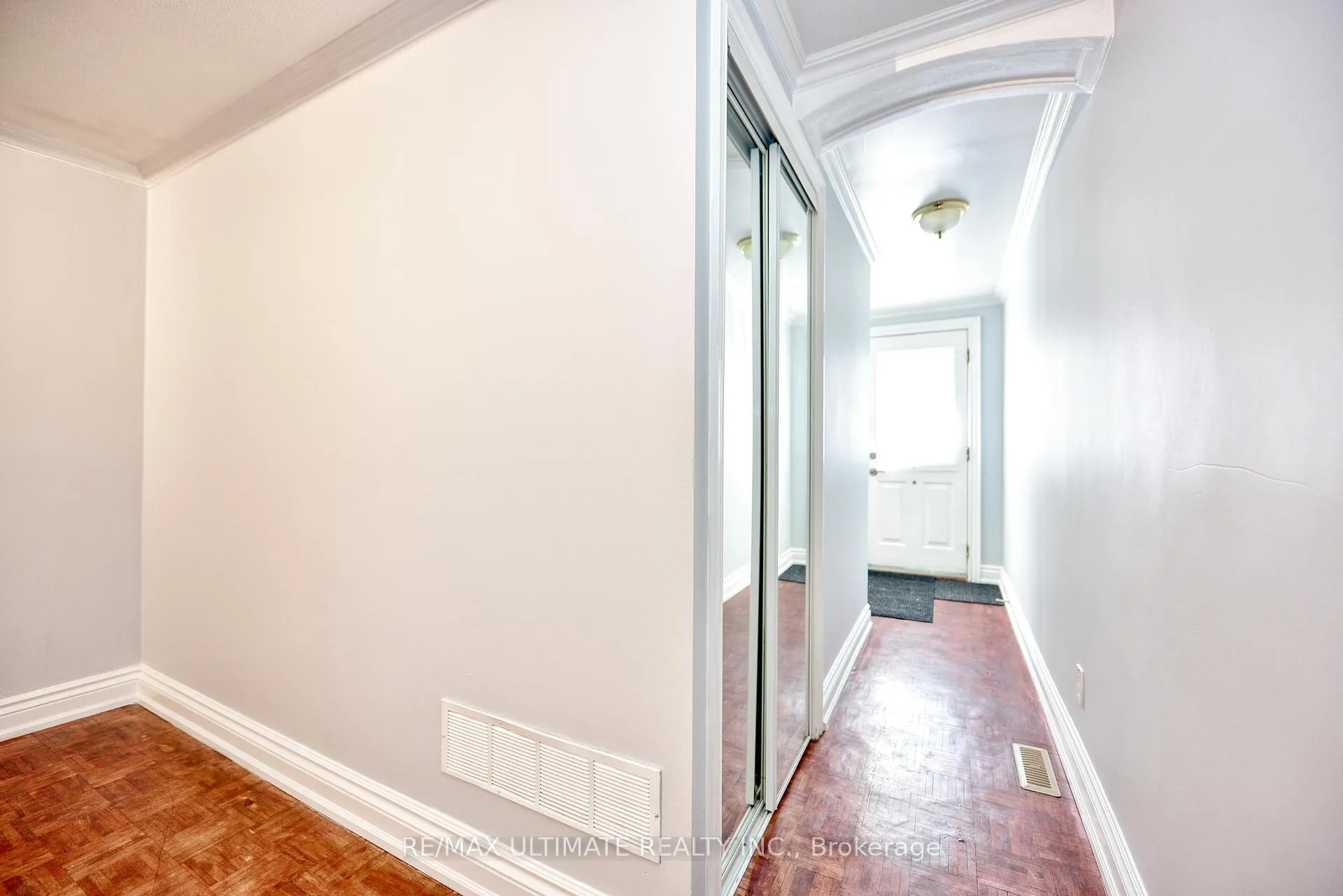 Photo 9 of 132 Spears Street, Toronto, Rockcliffe-Smythe — HOMEH