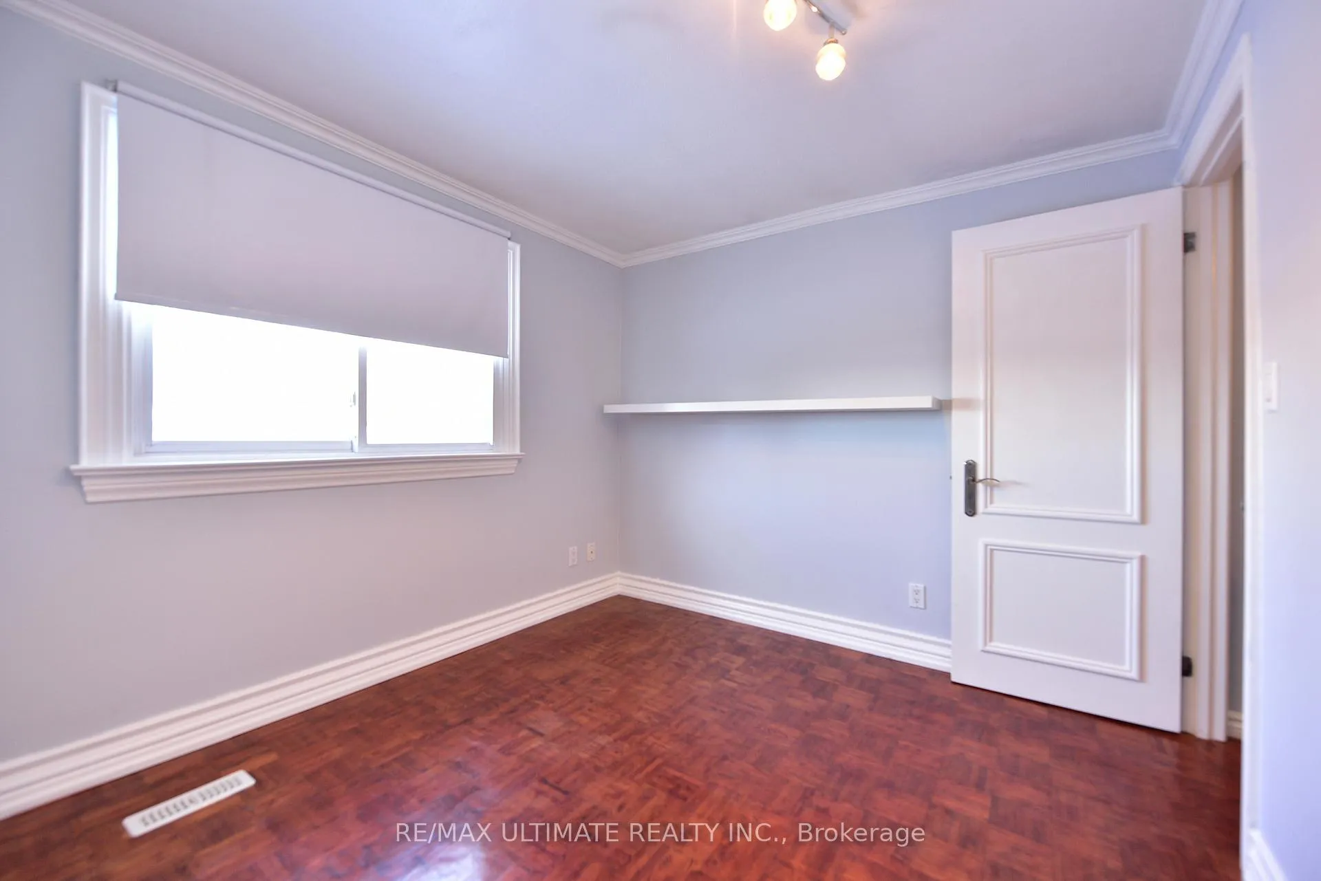 Photo 10 of 132 Spears Street, Toronto, Rockcliffe-Smythe — HOMEH