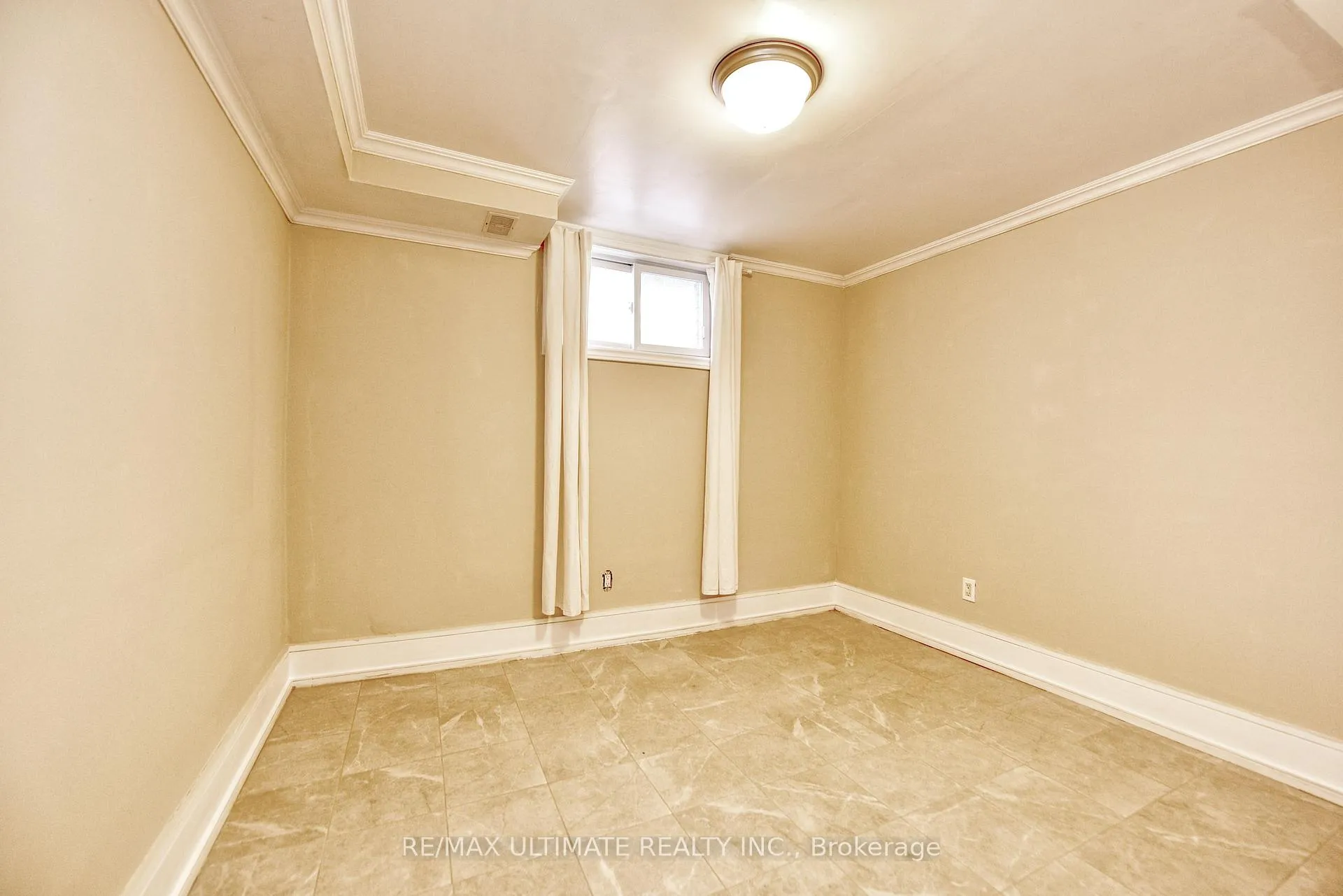 Photo 16 of 132 Spears Street, Toronto, Rockcliffe-Smythe — HOMEH