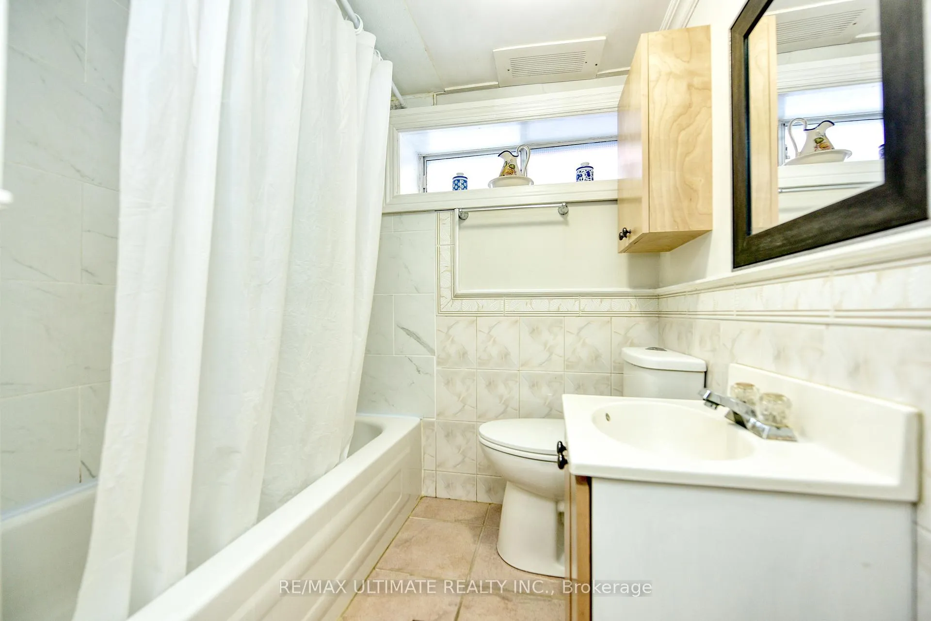 Photo 21 of 132 Spears Street, Toronto, Rockcliffe-Smythe — HOMEH