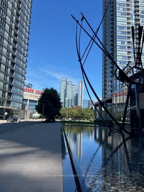 Photo 3 of Unit 1601, 35 Mariner Terrace, Toronto, Waterfront Communities — HOMEH