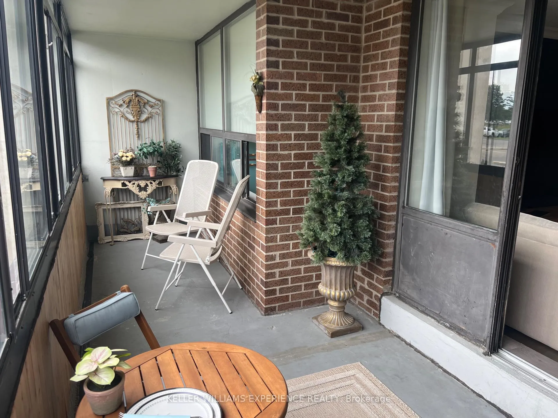 Photo 13 of Unit 210, 18 Knightsbridge Road, Brampton, Queen Street Corridor — HOMEH