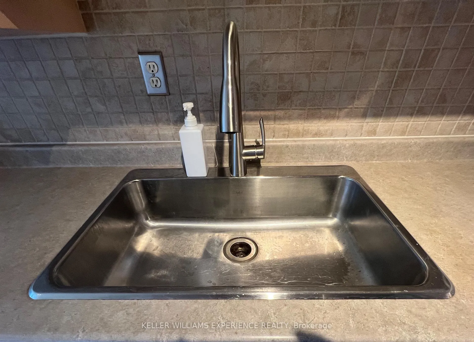 Photo 27 of Unit 210, 18 Knightsbridge Road, Brampton, Queen Street Corridor — HOMEH