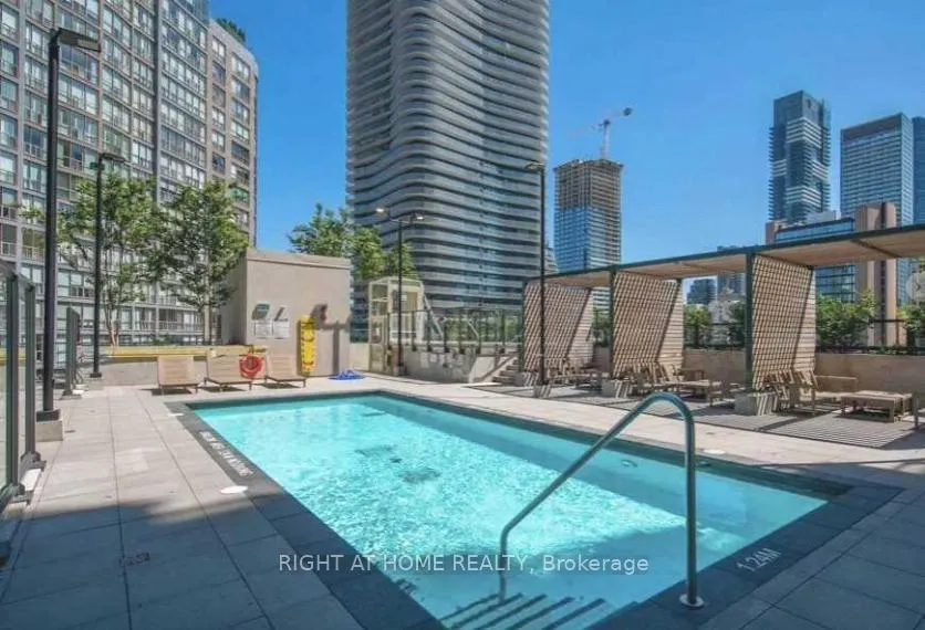 Photo 2 of Unit 705, 955 Bay Street, Toronto, Bay Street Corridor — HOMEH