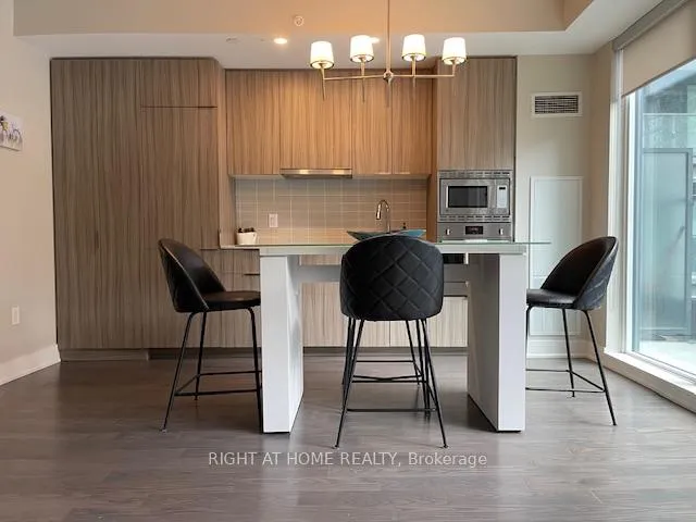 Photo 4 of Unit 705, 955 Bay Street, Toronto, Bay Street Corridor — HOMEH
