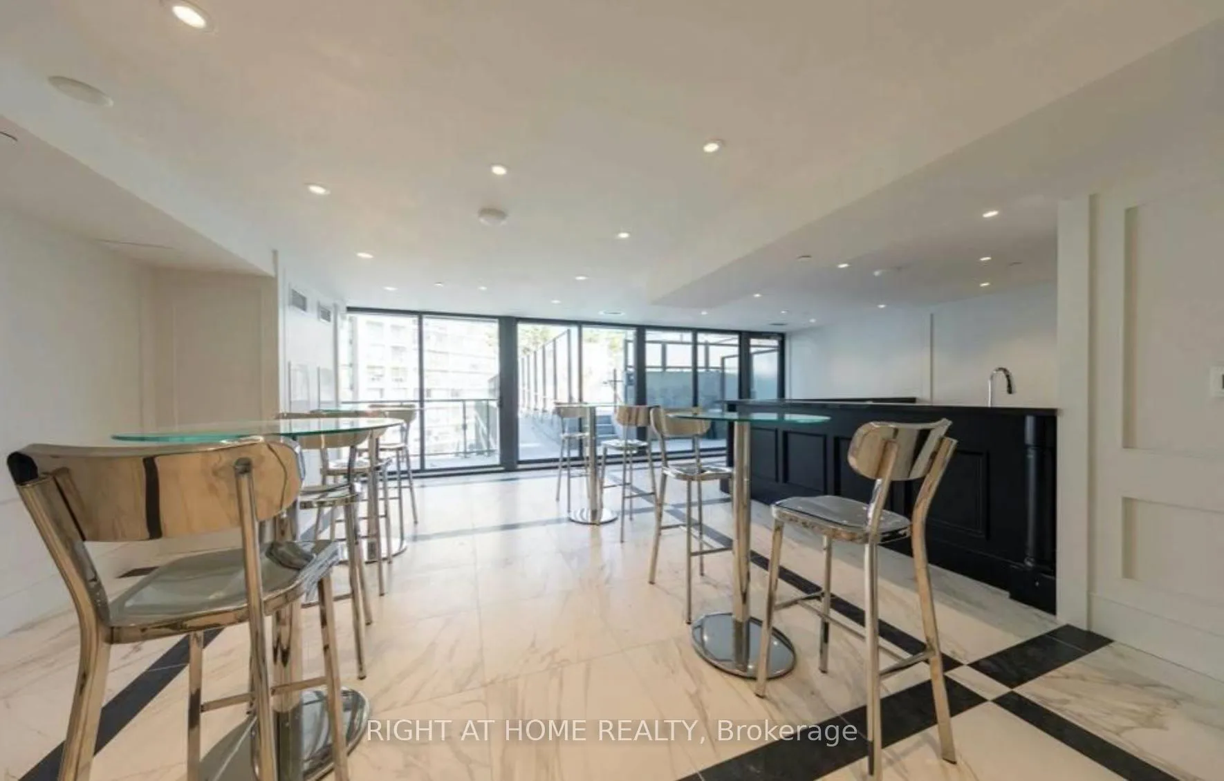 Photo 31 of Unit 705, 955 Bay Street, Toronto, Bay Street Corridor — HOMEH