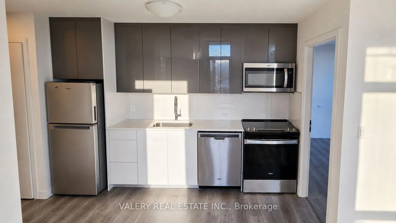 Photo 6 of Unit 809, 60 Frederick Street, Kitchener, City Commercial Core — HOMEH