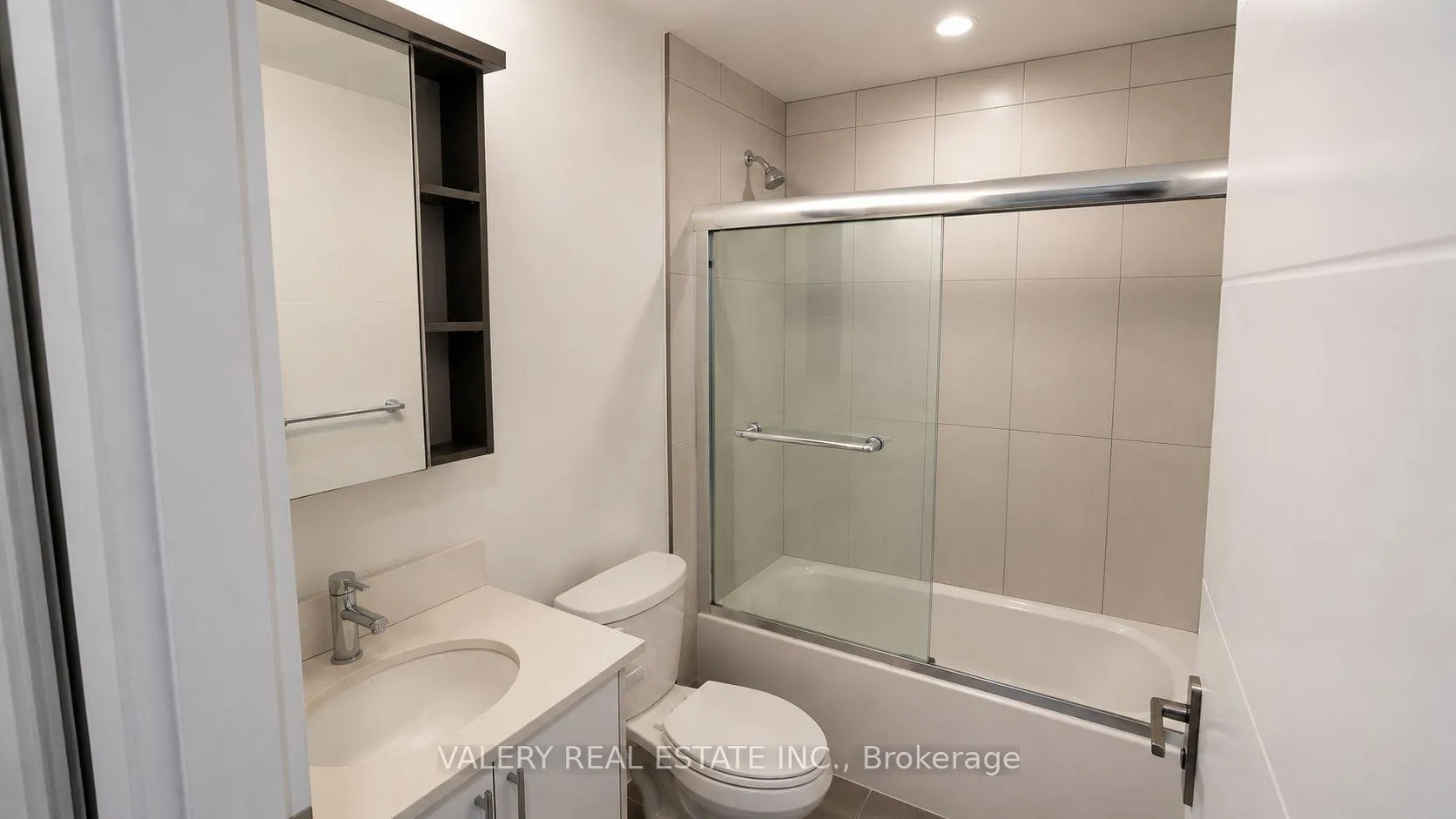 Photo 11 of Unit 809, 60 Frederick Street, Kitchener, City Commercial Core — HOMEH