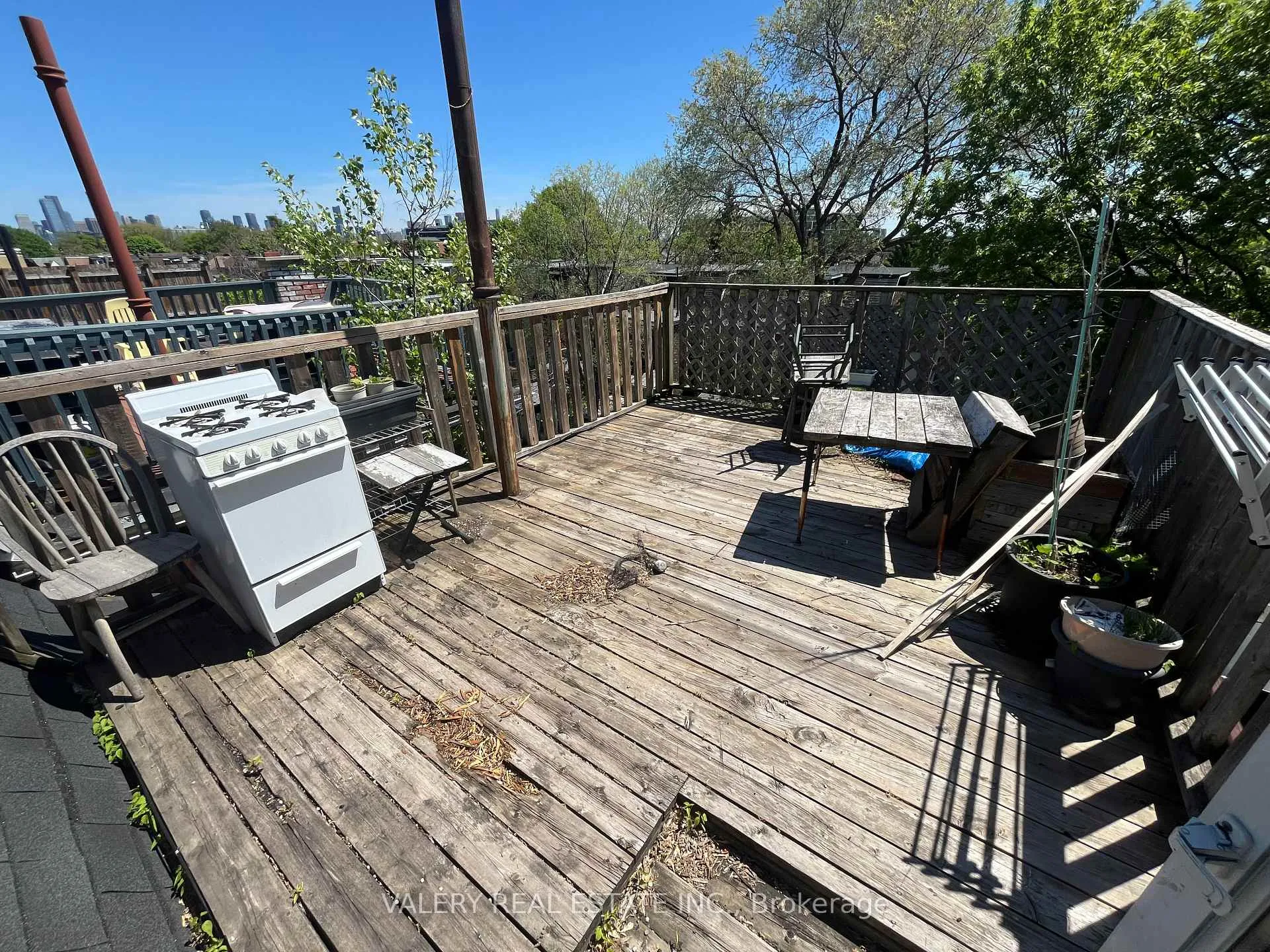 Photo 6 of Unit 2, 1113 Davenport Rd, Toronto, Wychwood — HOMEH