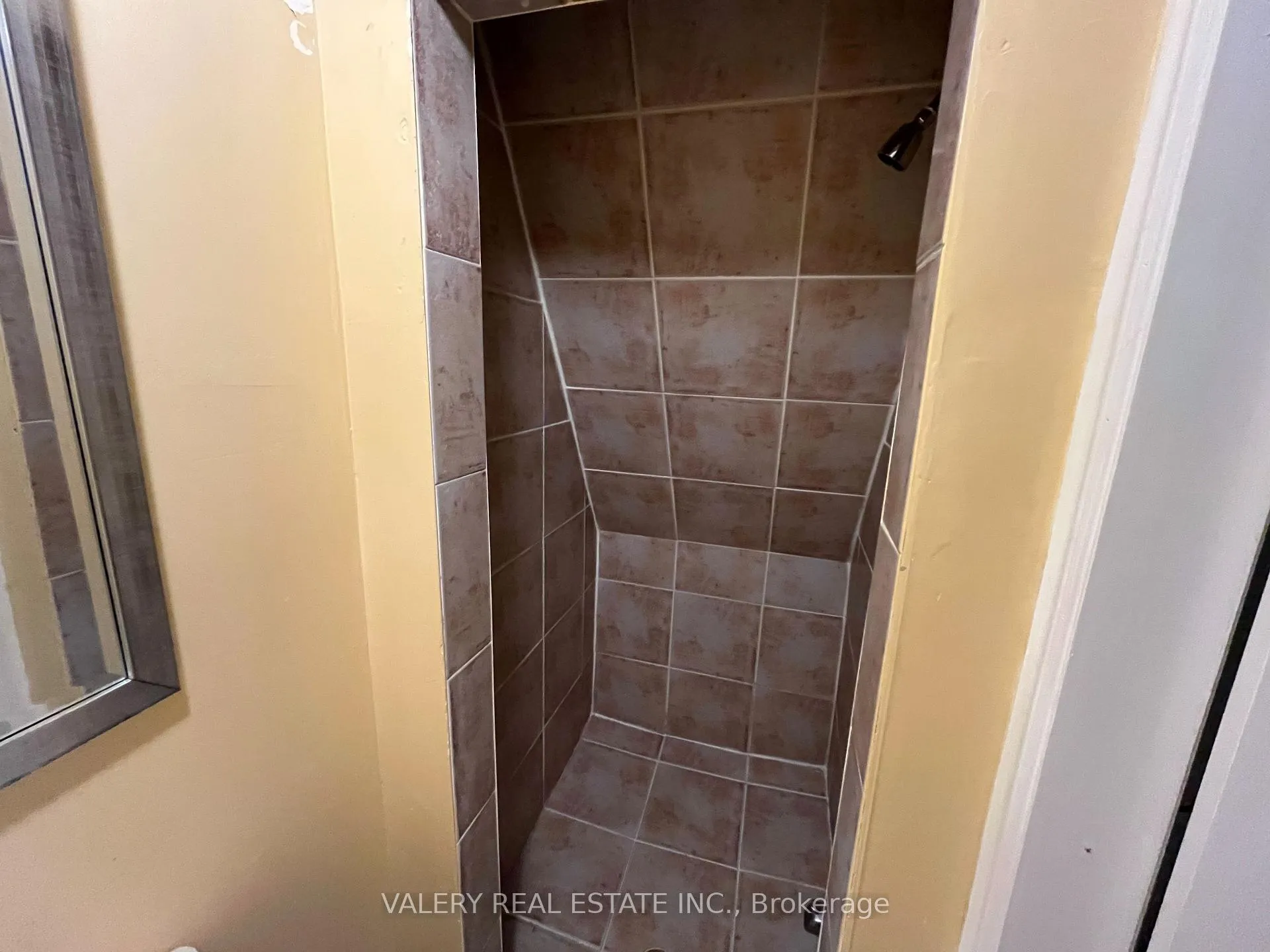 Photo 10 of Unit 2, 1113 Davenport Rd, Toronto, Wychwood — HOMEH
