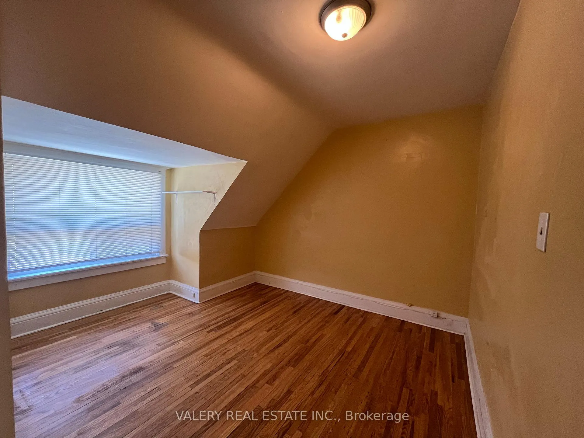 Photo 11 of Unit 2, 1113 Davenport Rd, Toronto, Wychwood — HOMEH