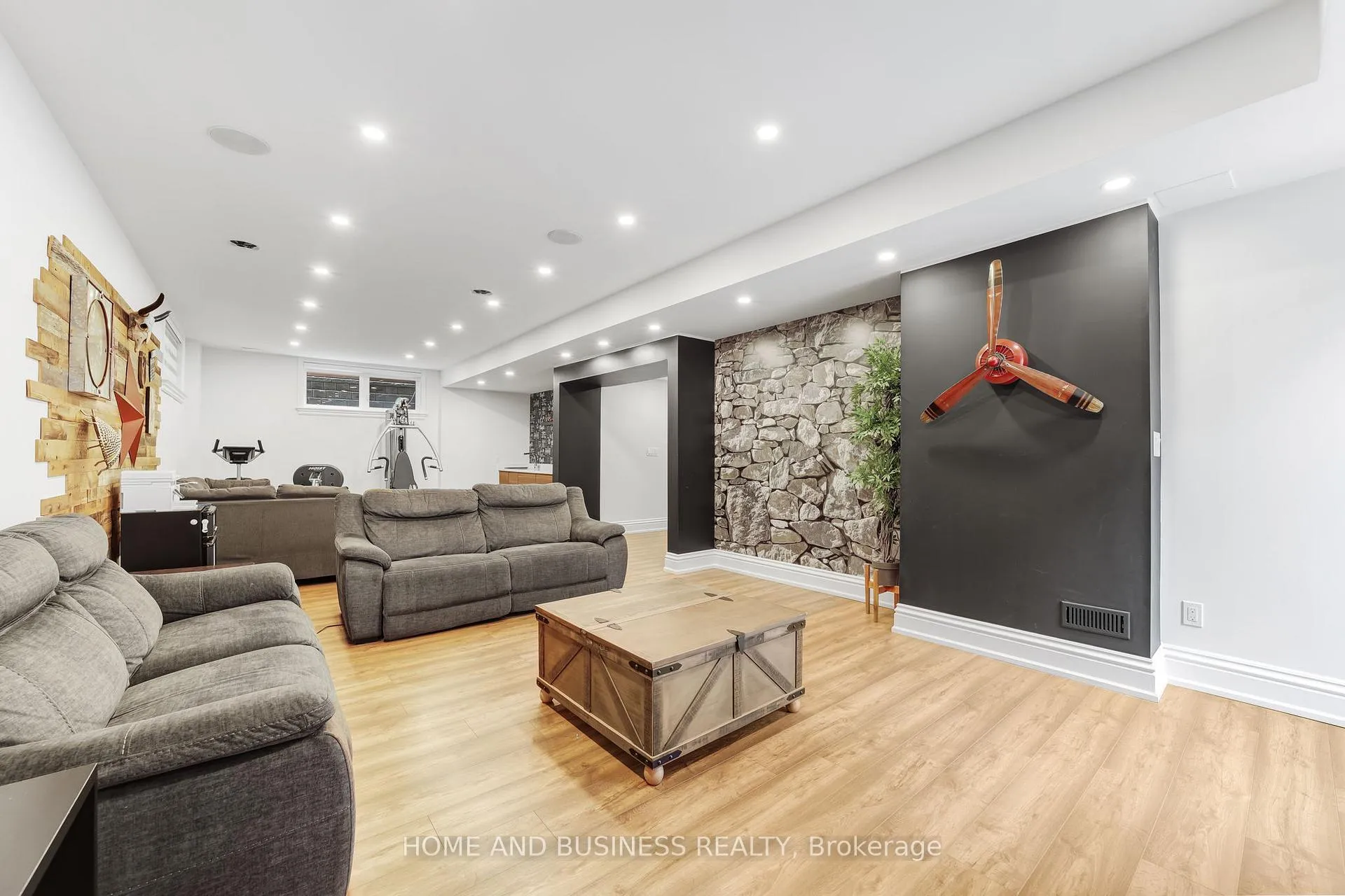 Photo 24 of 442 Sherin Drive, Oakville, West — HOMEH