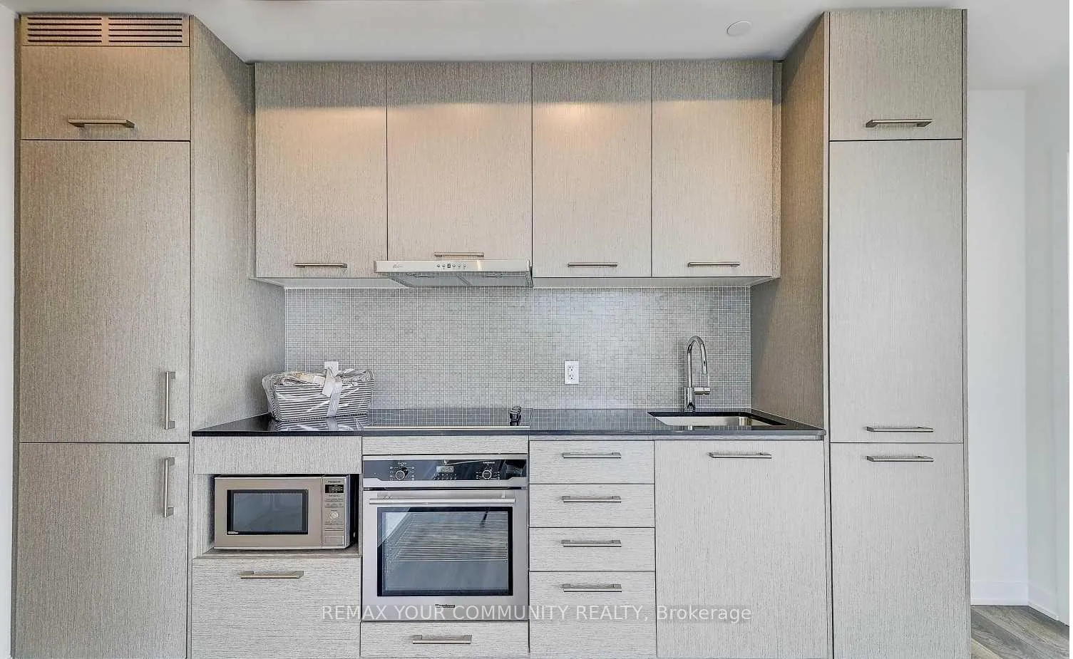 Photo 2 of Unit 4202, 87 Peter Street, Toronto, Waterfront Communities — HOMEH