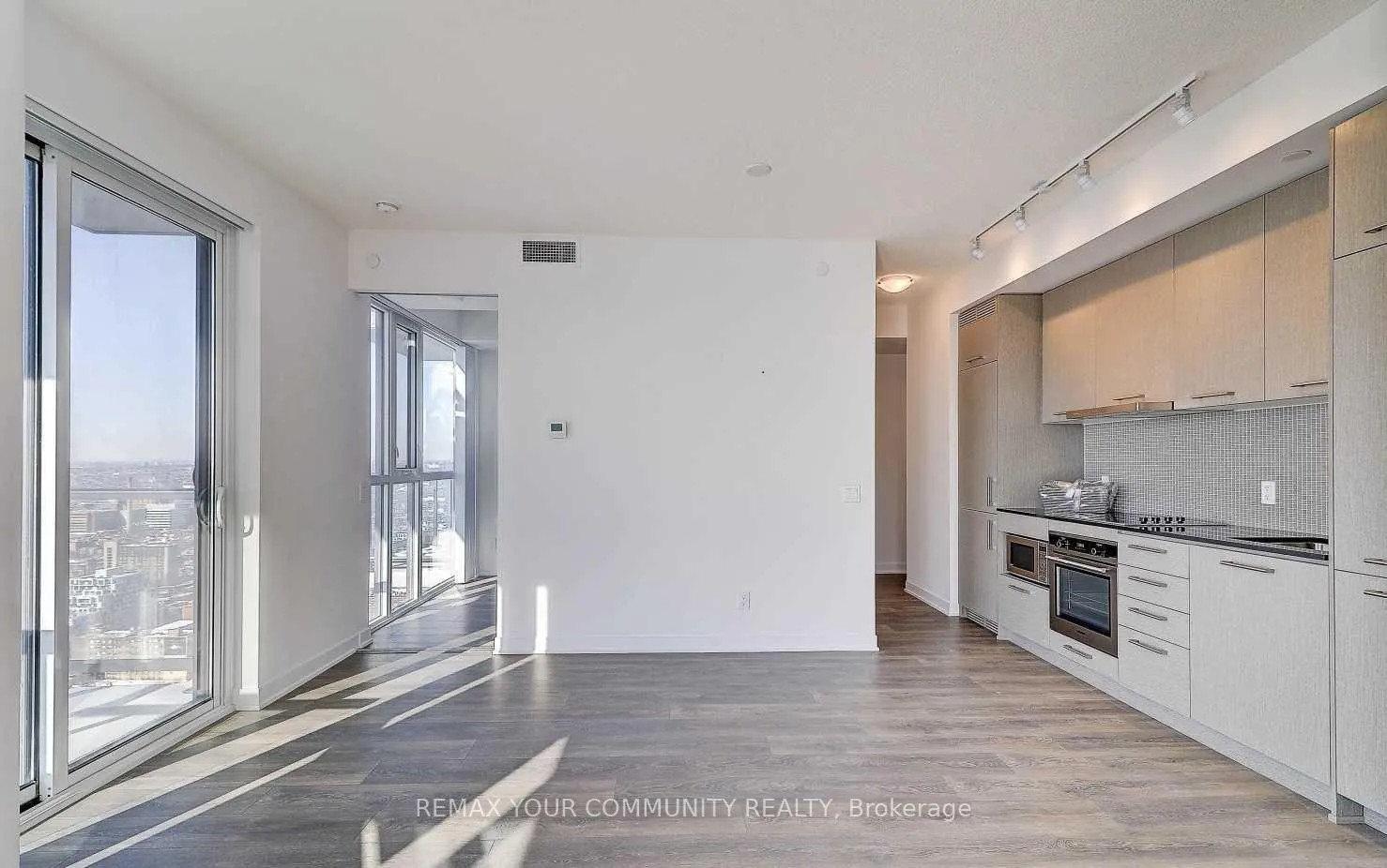 Photo 5 of Unit 4202, 87 Peter Street, Toronto, Waterfront Communities — HOMEH