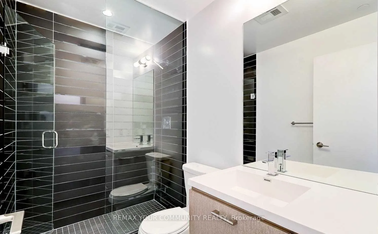 Photo 9 of Unit 4202, 87 Peter Street, Toronto, Waterfront Communities — HOMEH