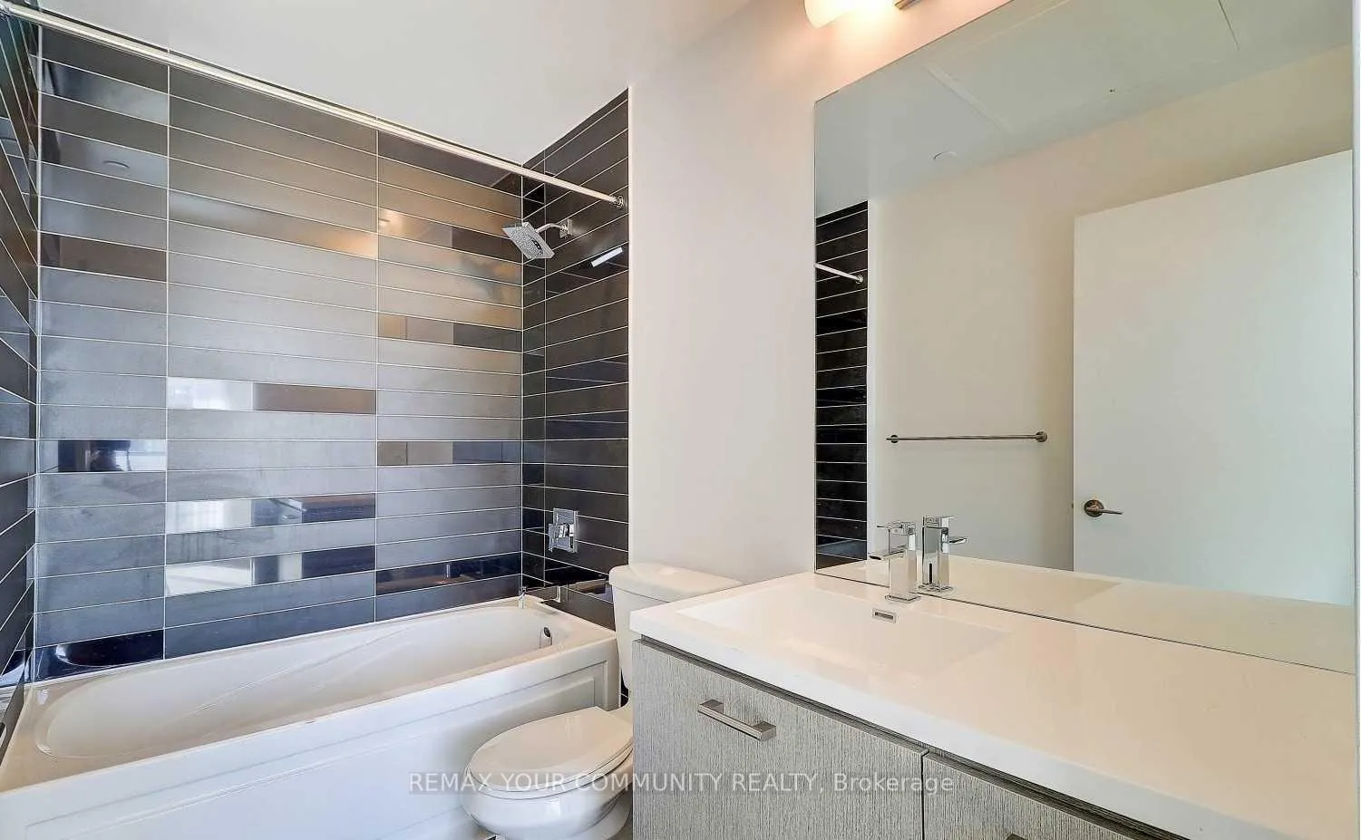 Photo 11 of Unit 4202, 87 Peter Street, Toronto, Waterfront Communities — HOMEH