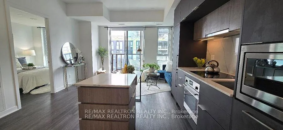 Photo 4 of Unit 1208, 185 Alberta Avenue, Toronto, Oakwood Village — HOMEH