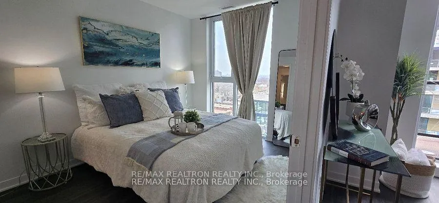 Photo 6 of Unit 1208, 185 Alberta Avenue, Toronto, Oakwood Village — HOMEH