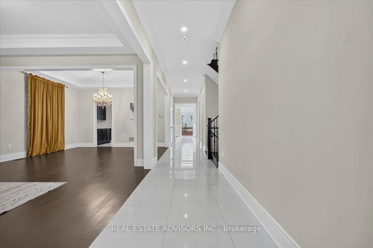 Photo 4 of 52 Daisy Meadow Crescent, Caledon, Caledon East — HOMEH