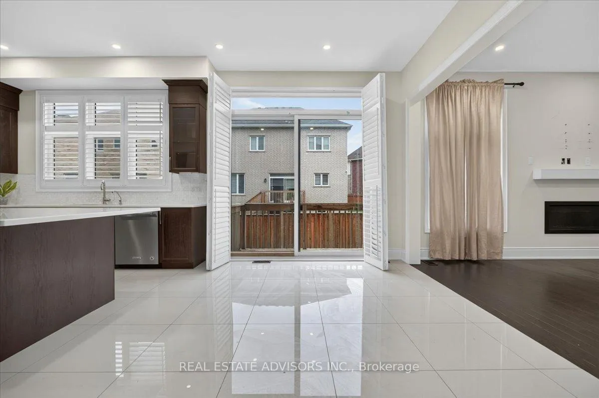 Photo 6 of 52 Daisy Meadow Crescent, Caledon, Caledon East — HOMEH