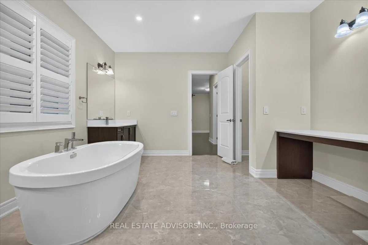 Photo 22 of 52 Daisy Meadow Crescent, Caledon, Caledon East — HOMEH