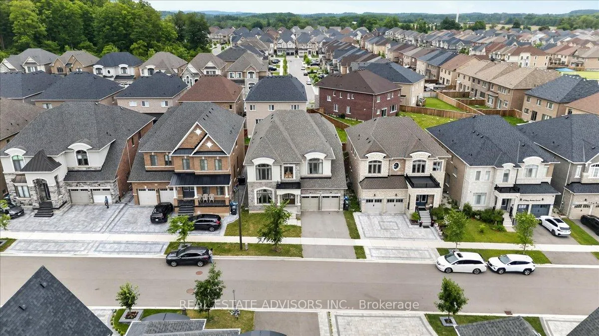 Photo 37 of 52 Daisy Meadow Crescent, Caledon, Caledon East — HOMEH