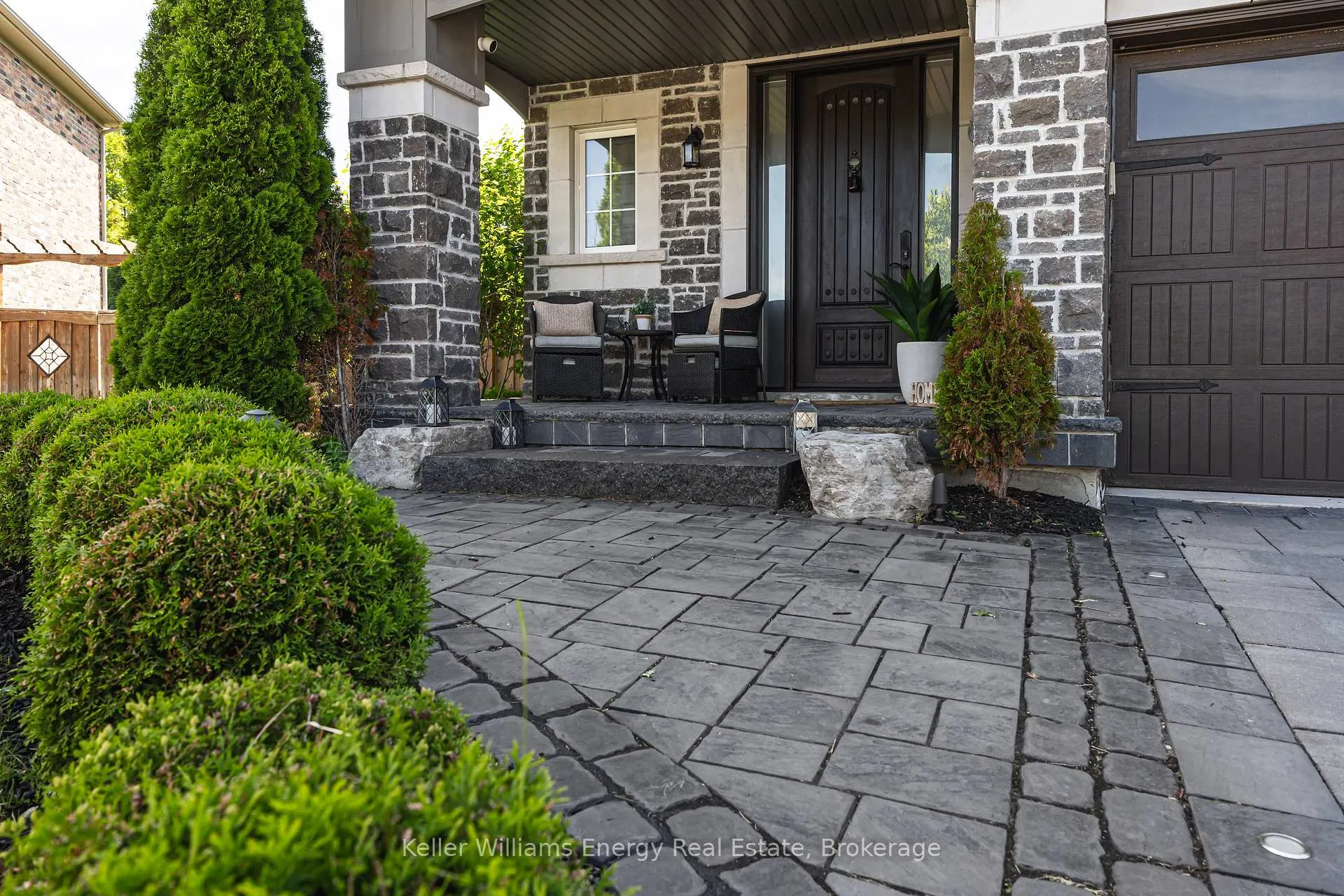 Photo 3 of 50 Rumbellow Crescent, Ajax, Northeast Ajax — HOMEH