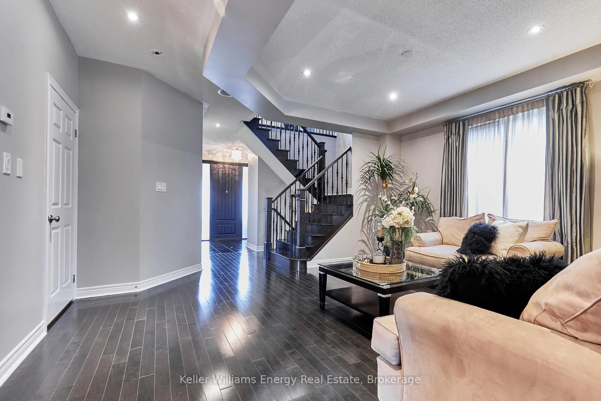 Photo 9 of 50 Rumbellow Crescent, Ajax, Northeast Ajax — HOMEH