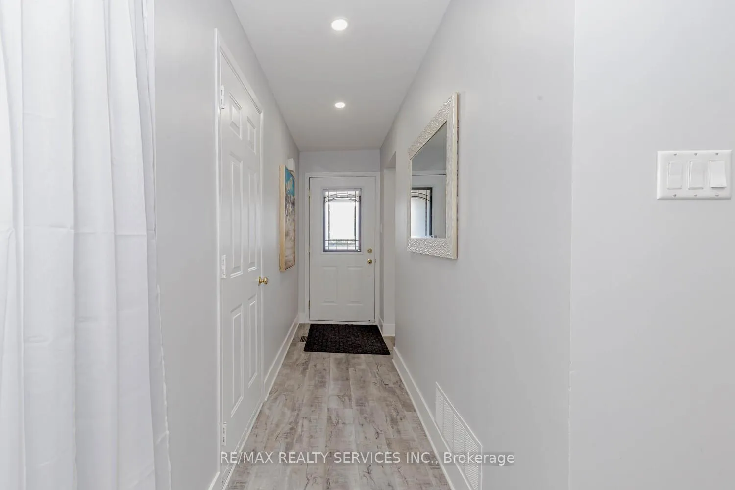 Photo 3 of 32 Simmons Boulevard, Brampton, Madoc — HOMEH