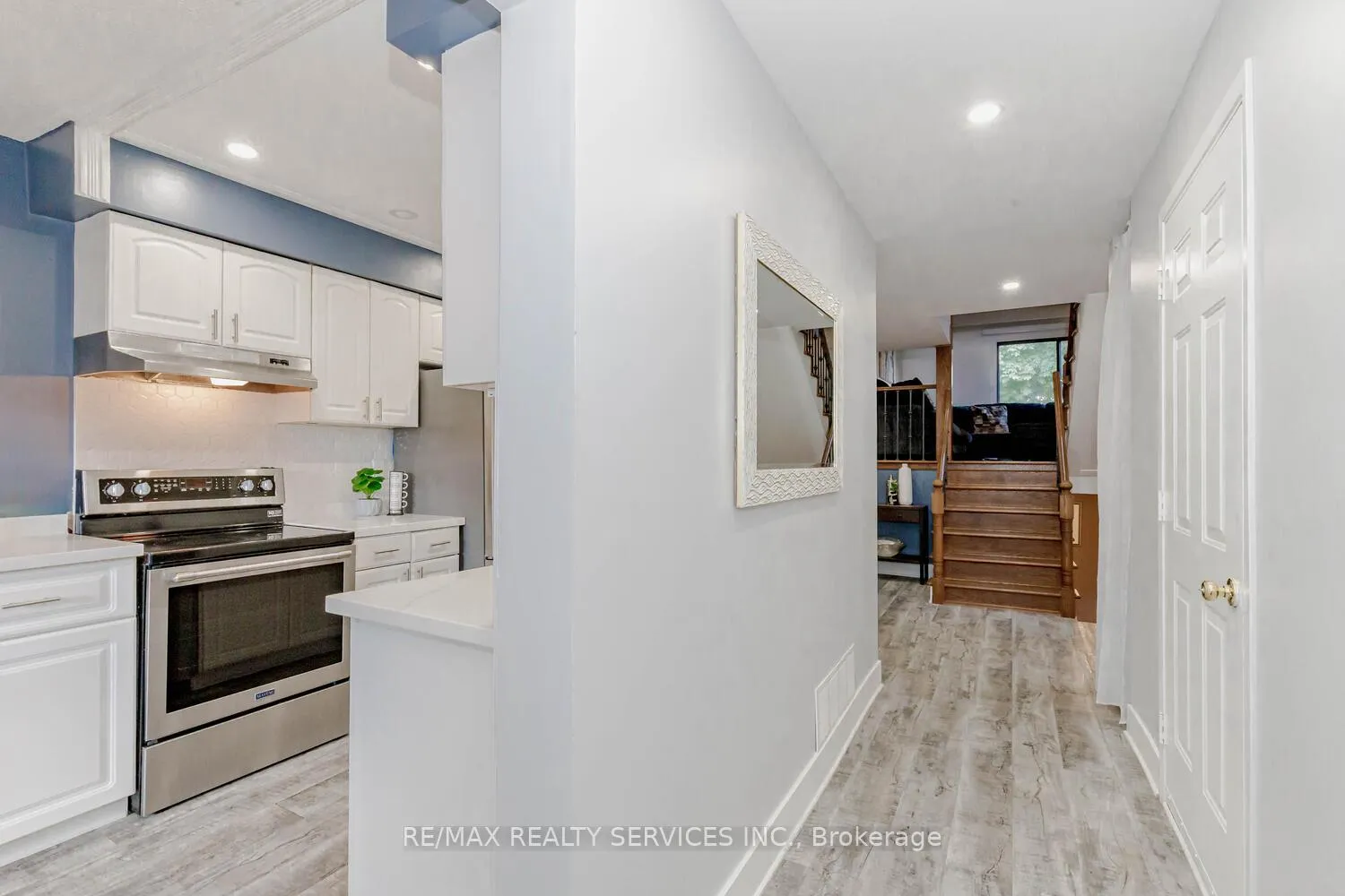 Photo 8 of 32 Simmons Boulevard, Brampton, Madoc — HOMEH