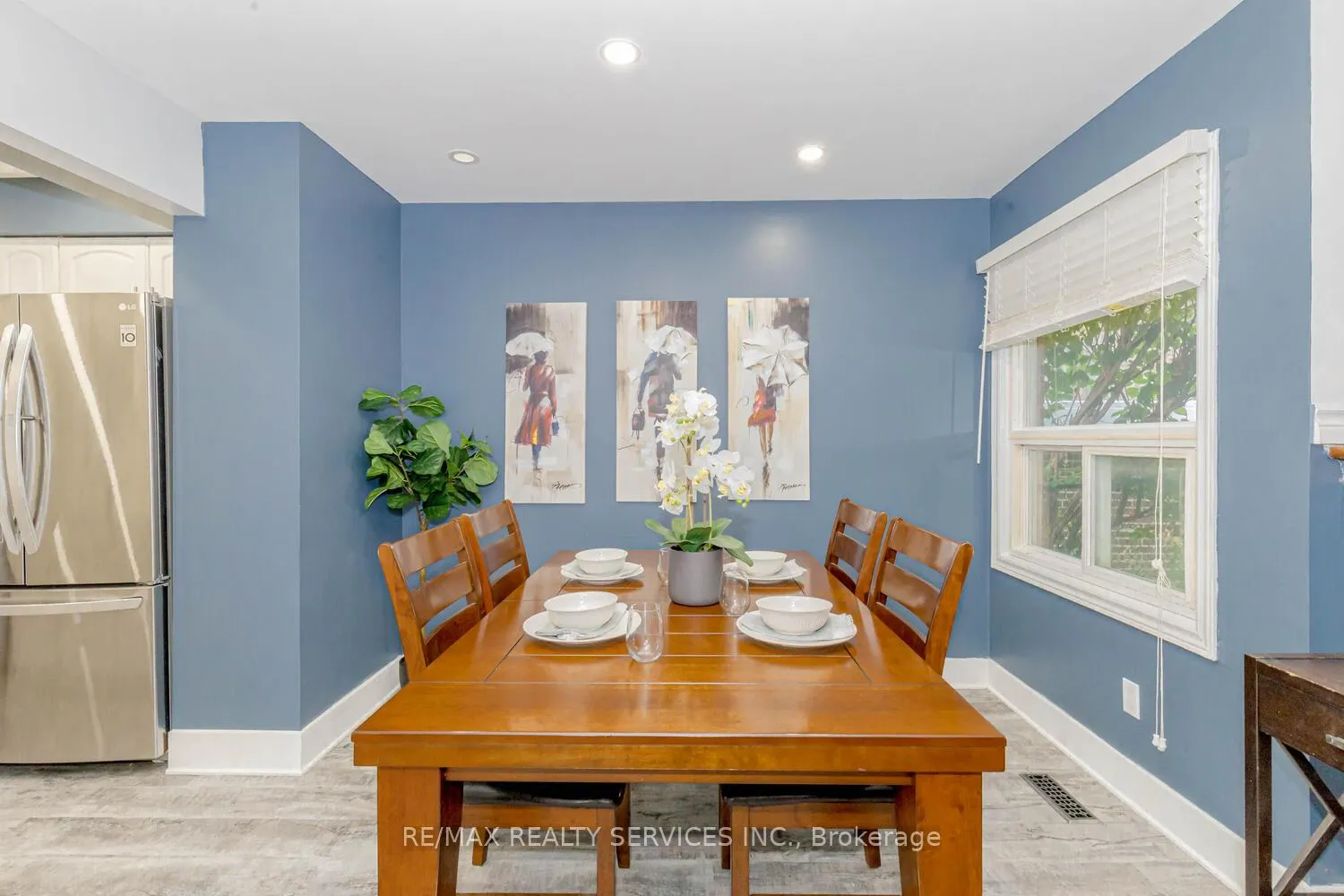 Photo 11 of 32 Simmons Boulevard, Brampton, Madoc — HOMEH