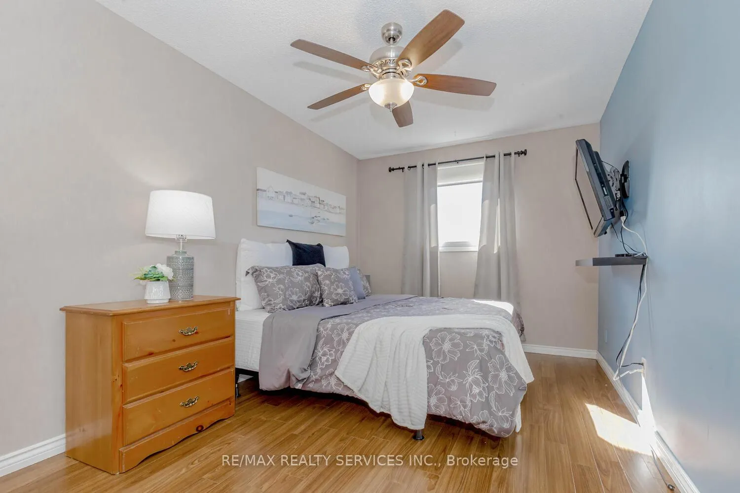 Photo 18 of 32 Simmons Boulevard, Brampton, Madoc — HOMEH