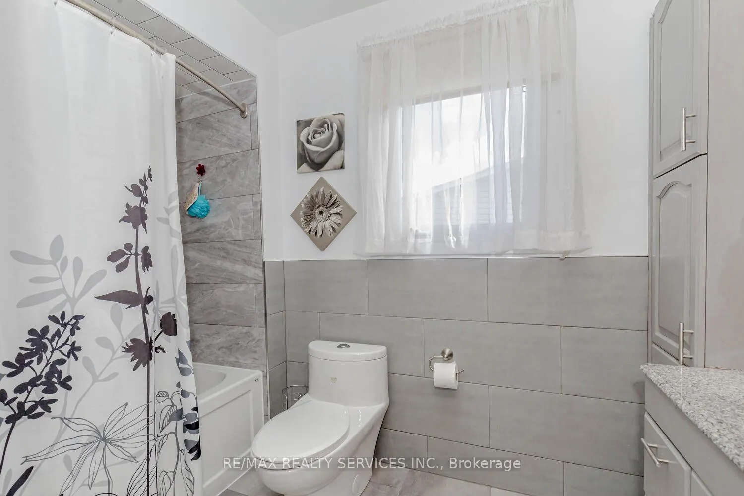 Photo 24 of 32 Simmons Boulevard, Brampton, Madoc — HOMEH