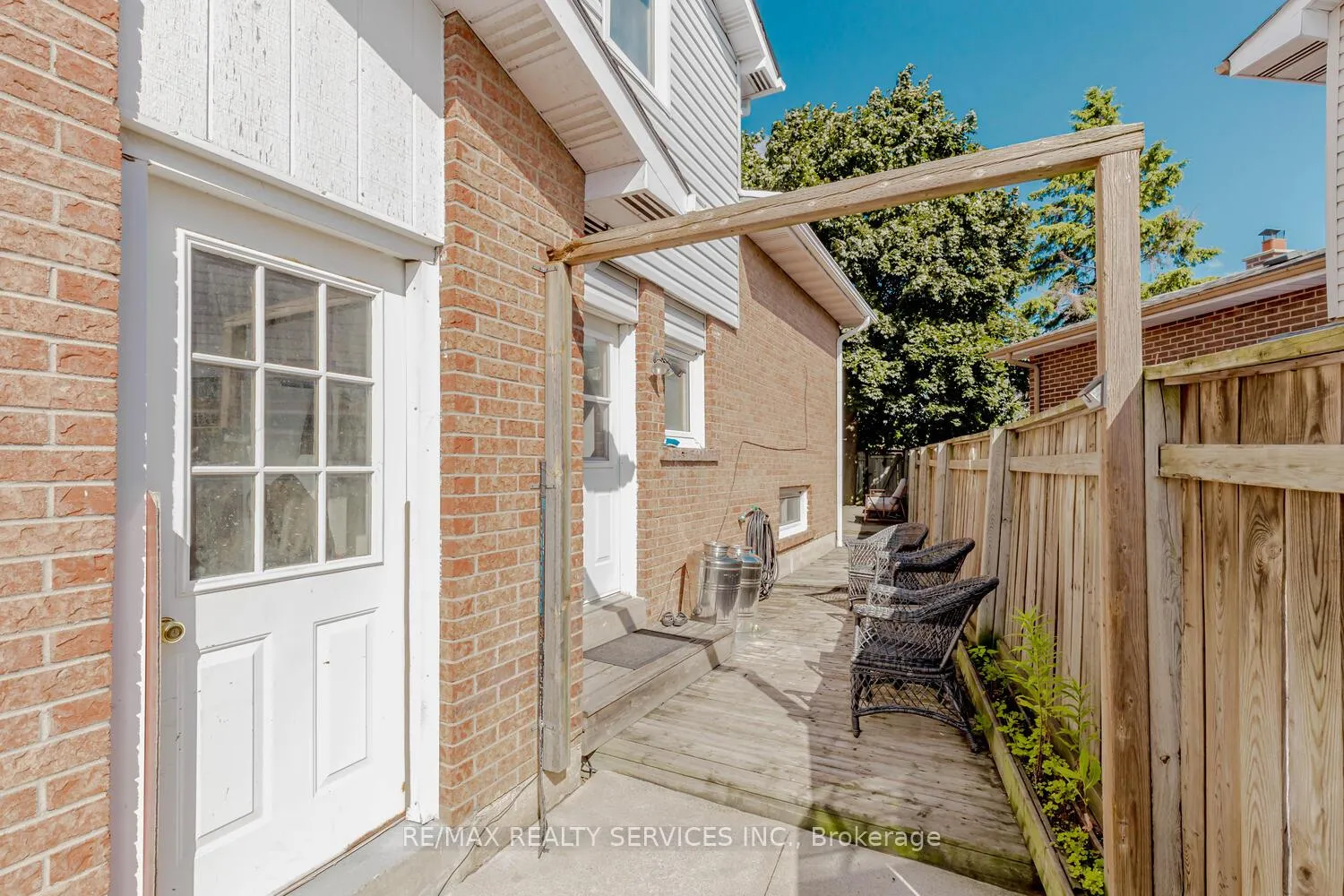 Photo 30 of 32 Simmons Boulevard, Brampton, Madoc — HOMEH