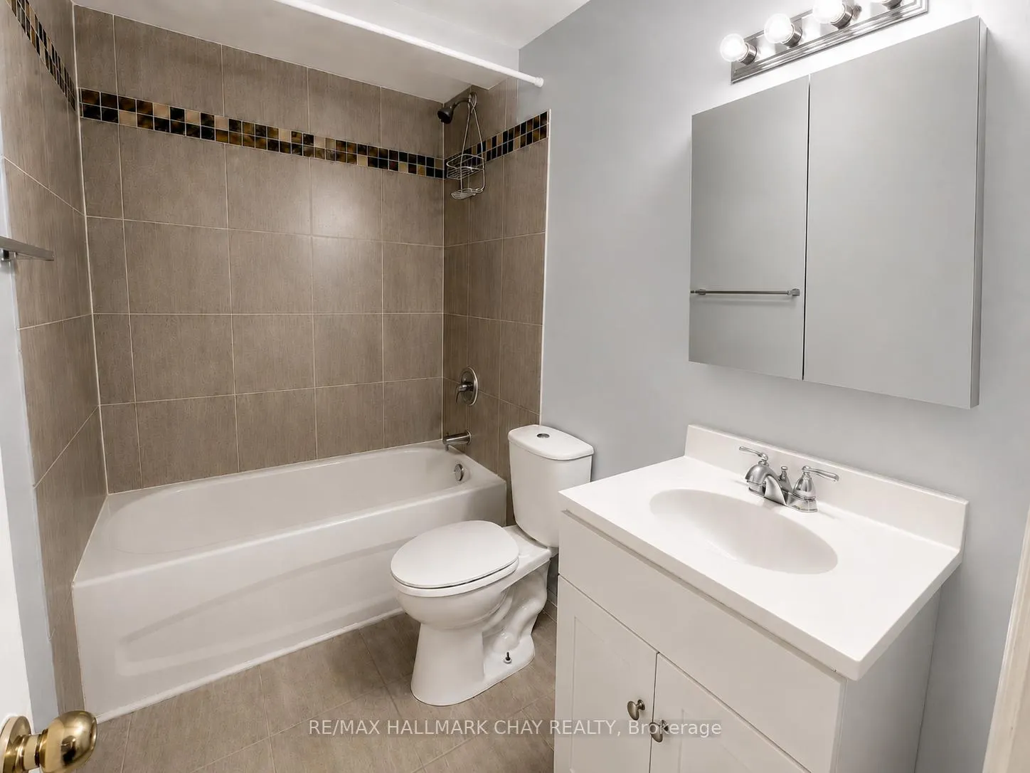 Photo 4 of Unit Lower, 32 Stewart Avenue, New Tecumseth, Alliston — HOMEH